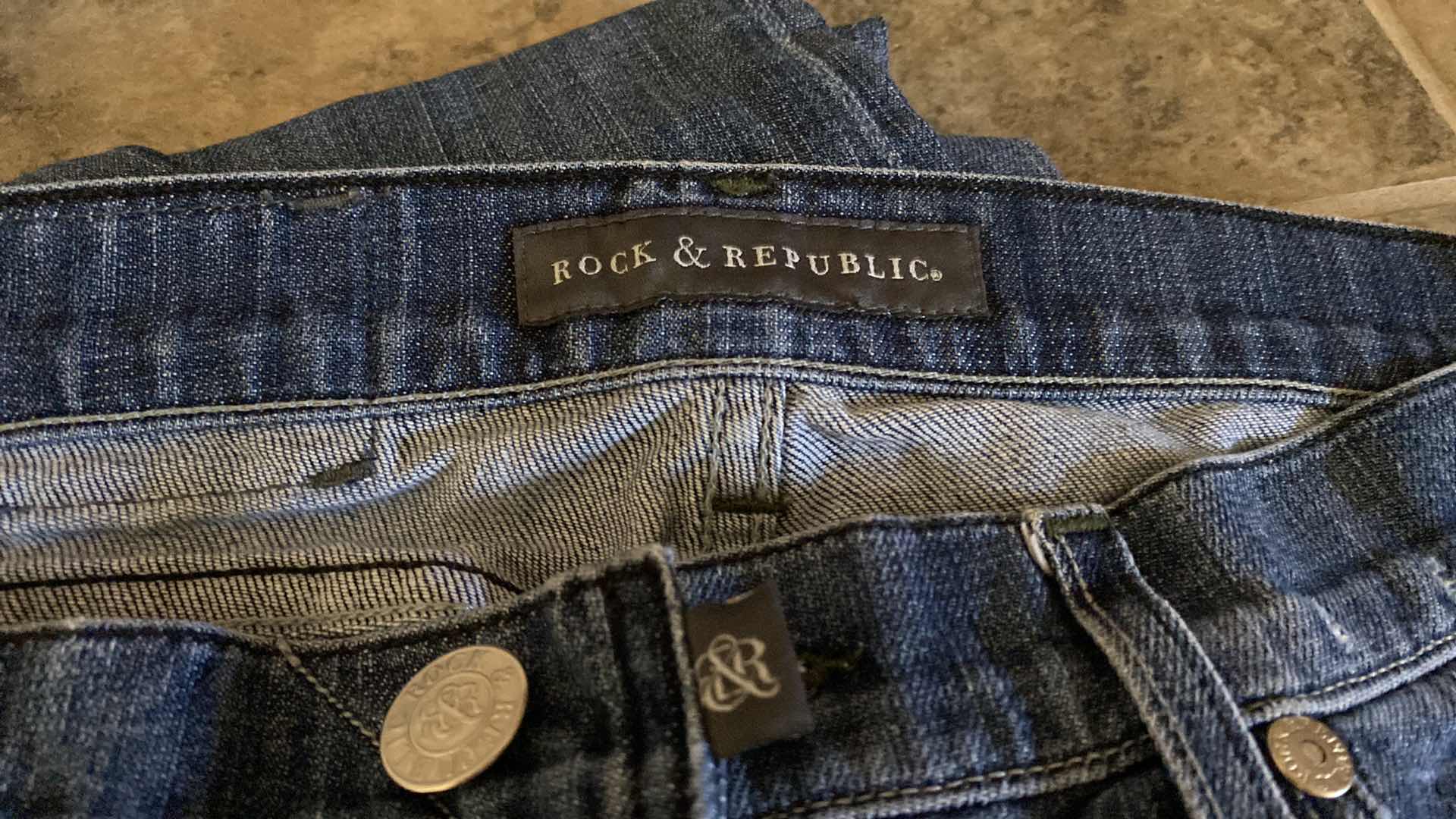 Photo 4 of 8-WOMENS SIZE 28 DENIM ROCK AND REPUBLIC , 7 FOR ALL MANKIND AND MORE