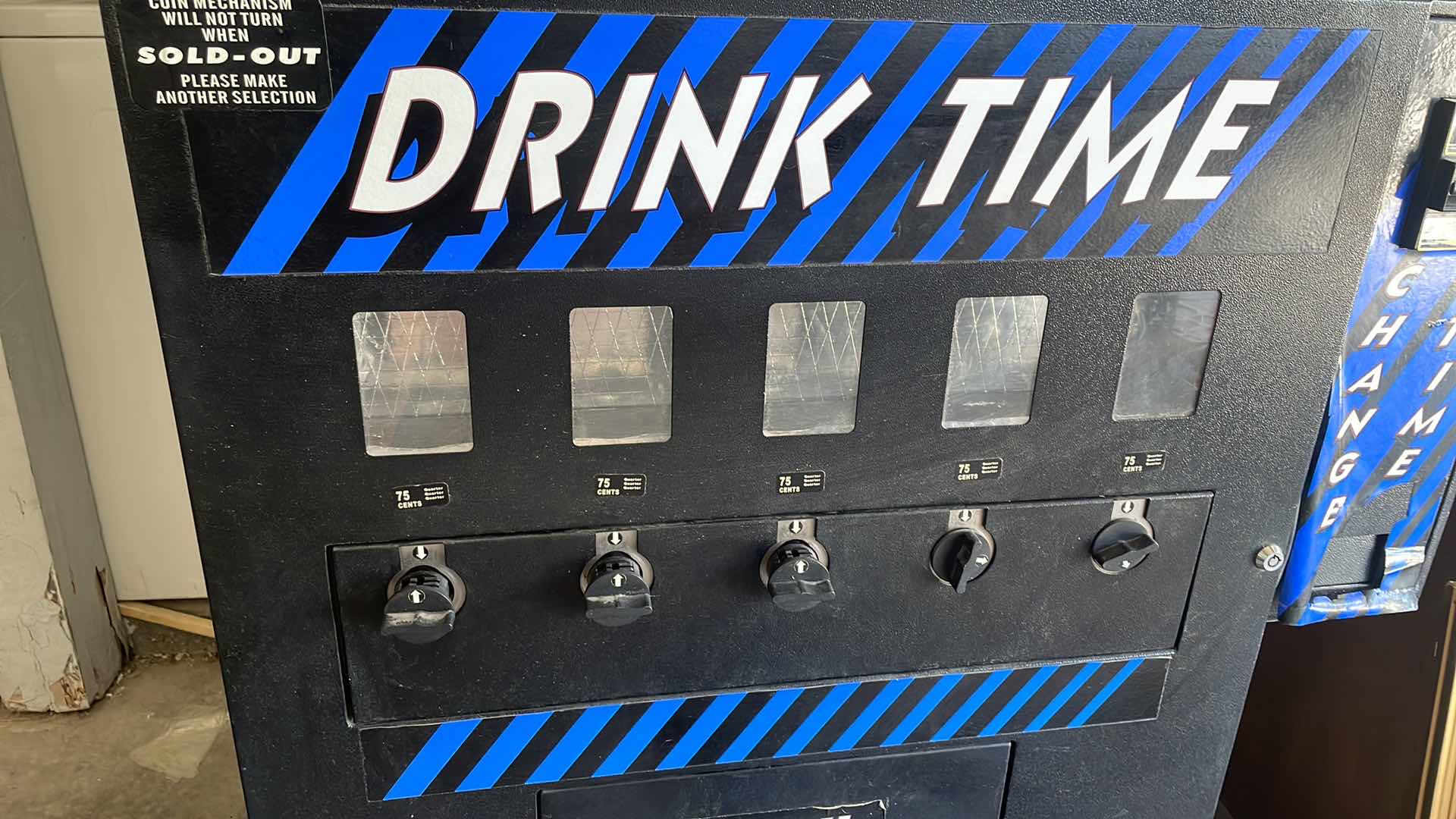 Photo 5 of DRINK TIME SNACK VENDING MACHINE 58”x 38”26”