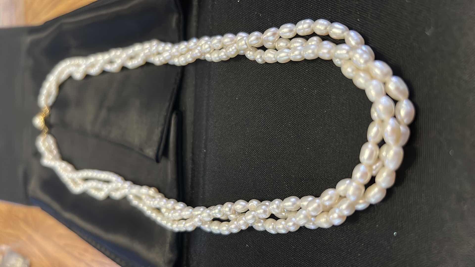 Photo 1 of PEARL NECLACE