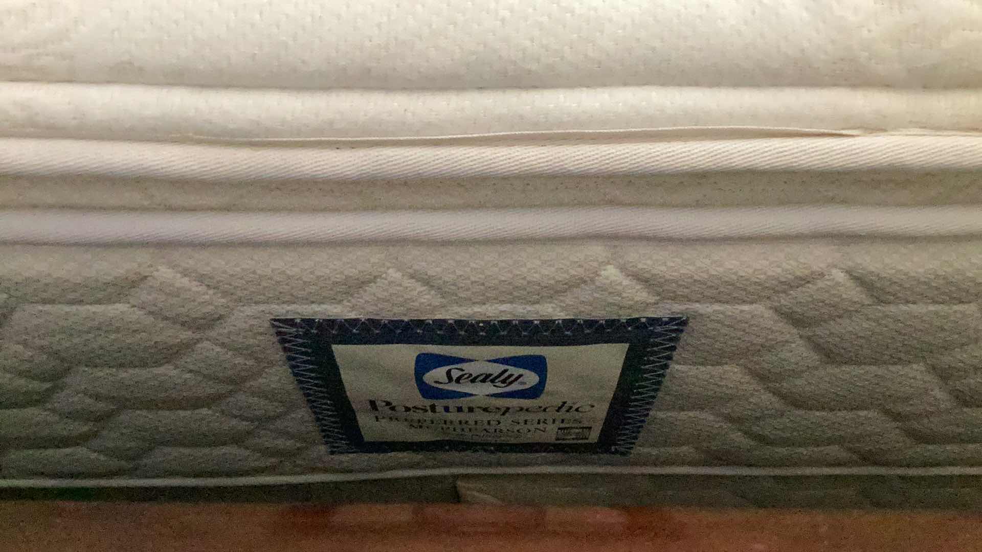 Photo 3 of SEALLY POSTUREPEDIC PREFERRED SERIES MCPHEARSON PLUSH PILLOW-TOP QUEEN SIZE MATTRESS  - LIKE NEW