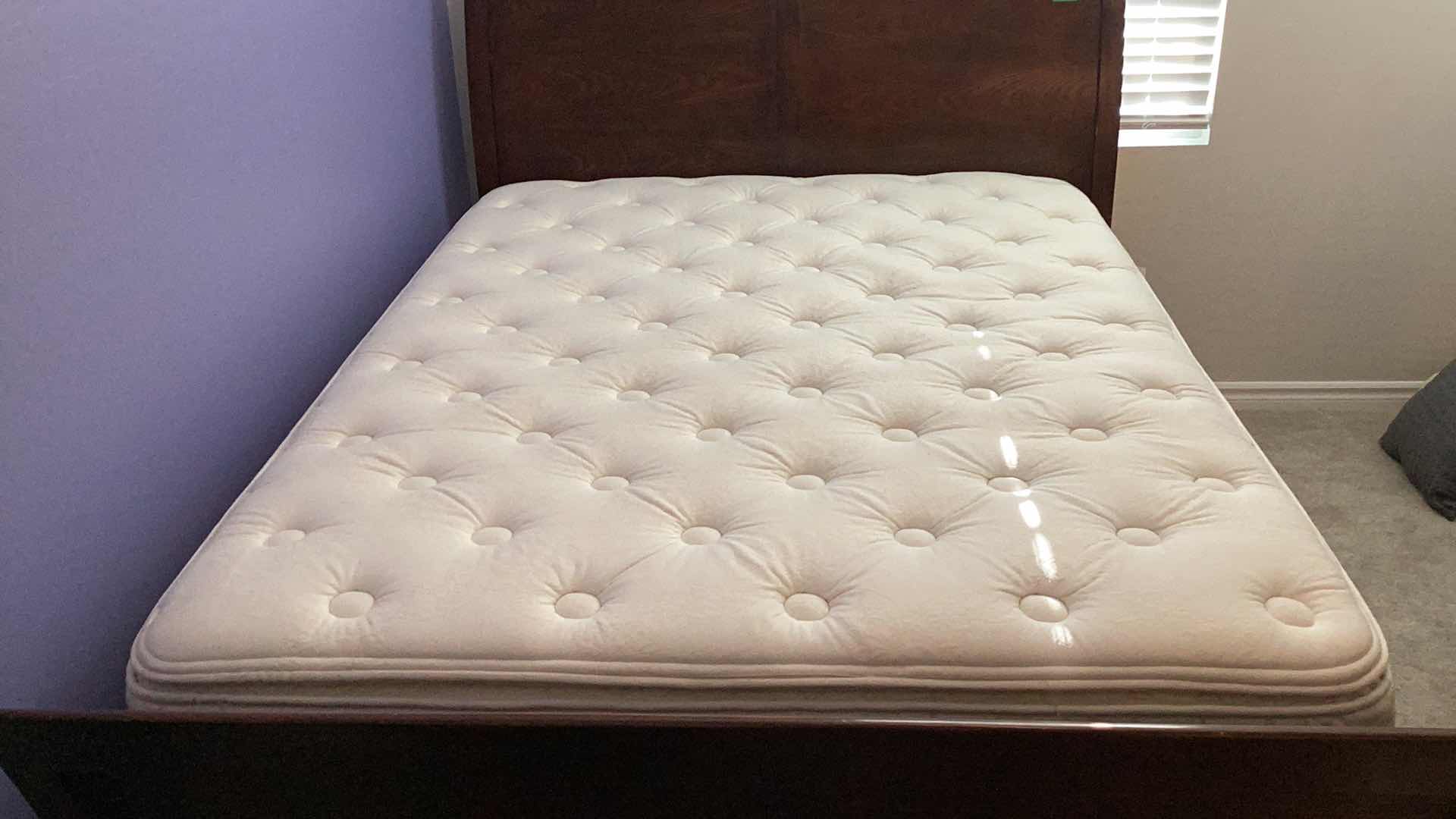 Photo 4 of SEALLY POSTUREPEDIC PREFERRED SERIES MCPHEARSON PLUSH PILLOW-TOP QUEEN SIZE MATTRESS  - LIKE NEW