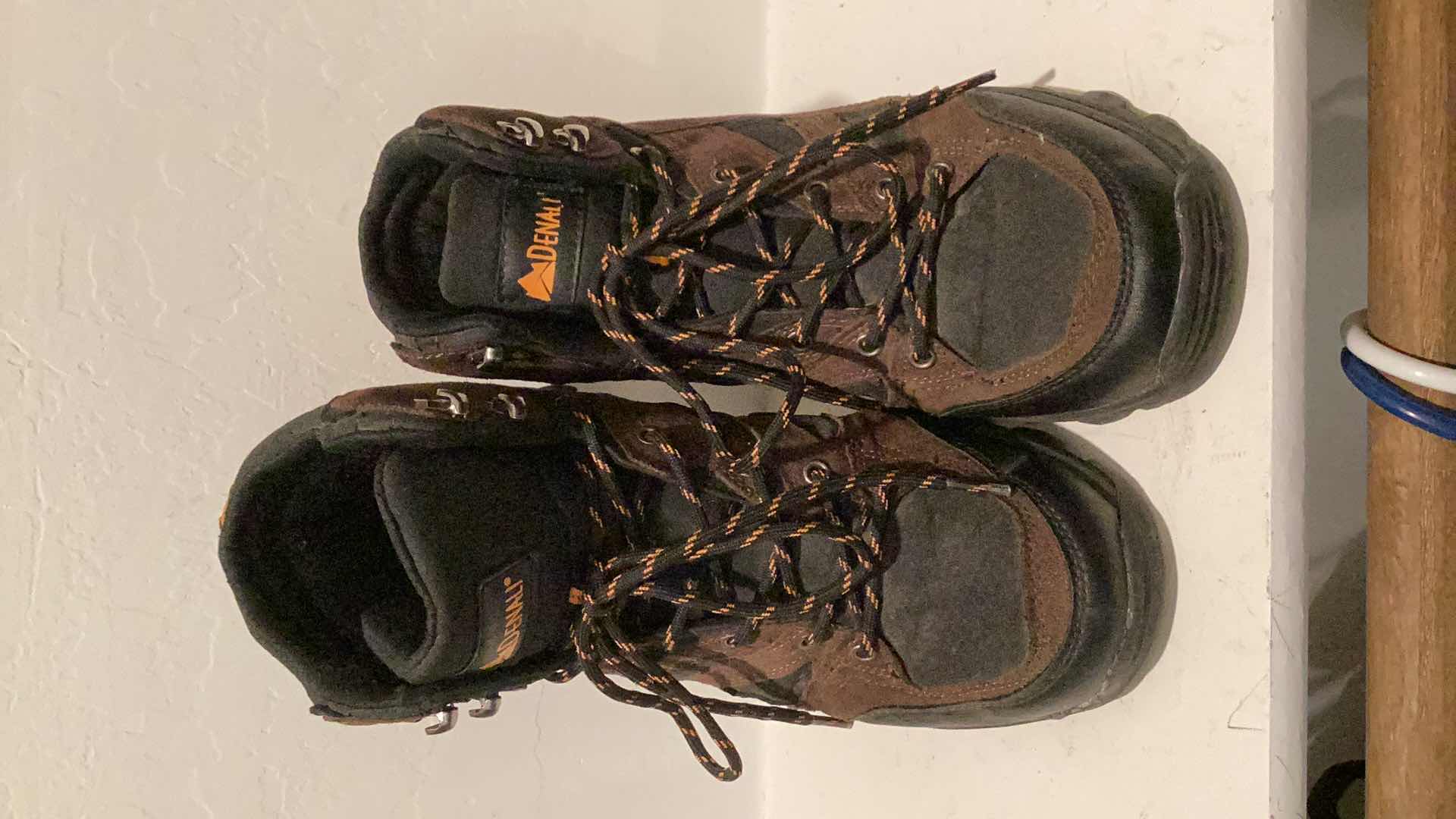 Photo 2 of MENS DENALI HIKING BOOTS SIZE 9.5