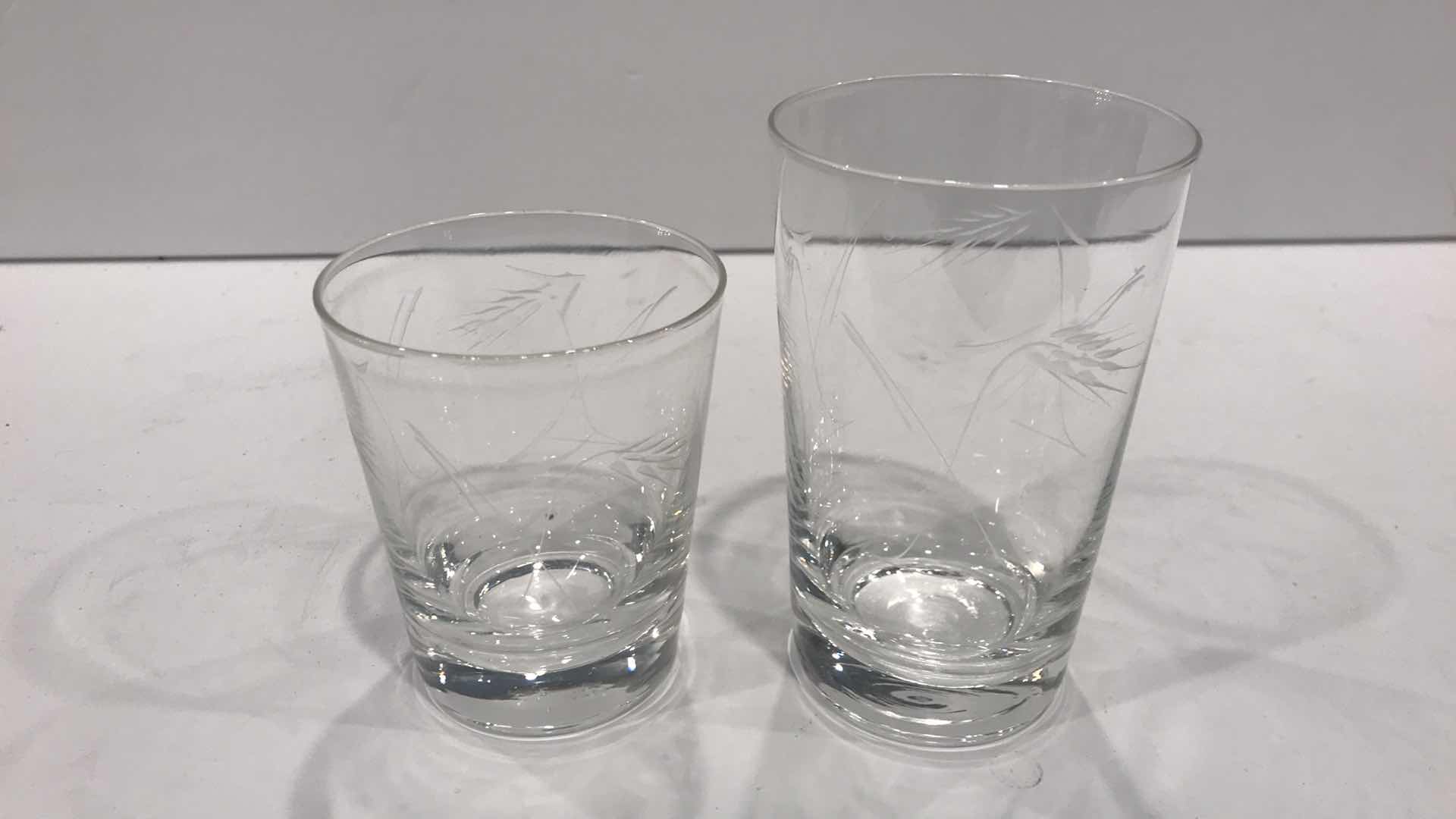 Photo 3 of VINTAGE ETCHED GLASS HAND BLOWN GLASSES - MORE OF THIS COLLECTION IN AUCTION 