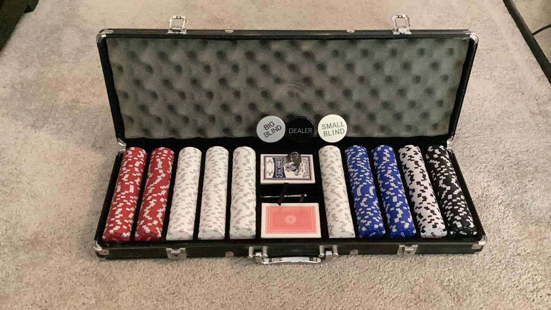 Photo 1 of AMAZING POKER SET WITH LOCK AND KEY.