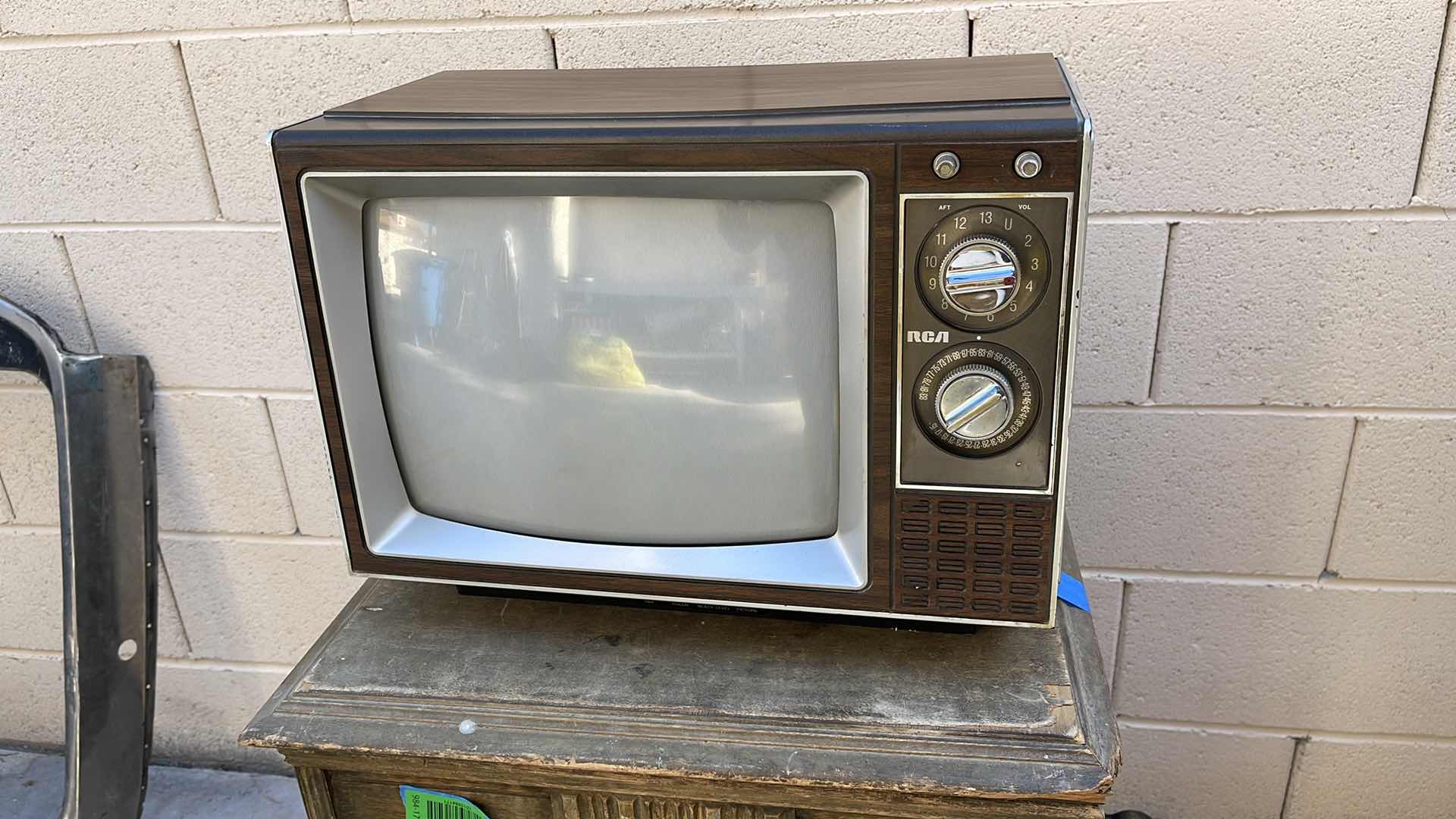 Photo 1 of VINTAGE RCA TV