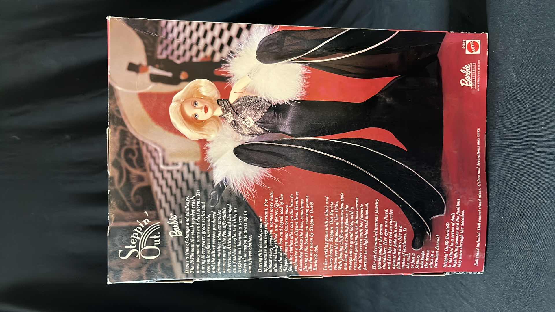 Photo 5 of MATTEL COLLECTOR EDITION STEPPIN’ OUT BARBIE 1998 (21531)