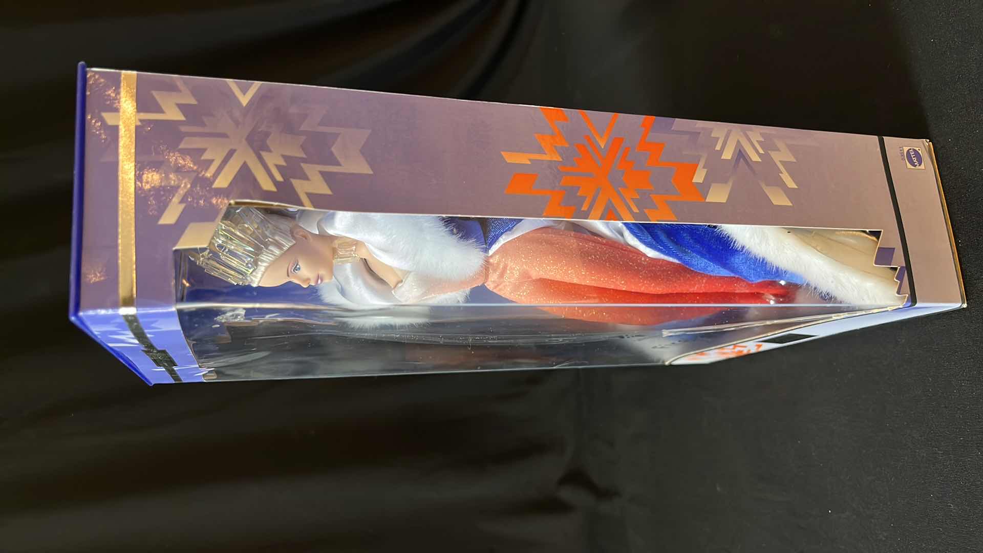 Photo 4 of MATTEL COLLECTOR EDITION SALT LAKE CITY 2002 OLYMPICS FIRE AND ICE BARBIE 2001 (53511)