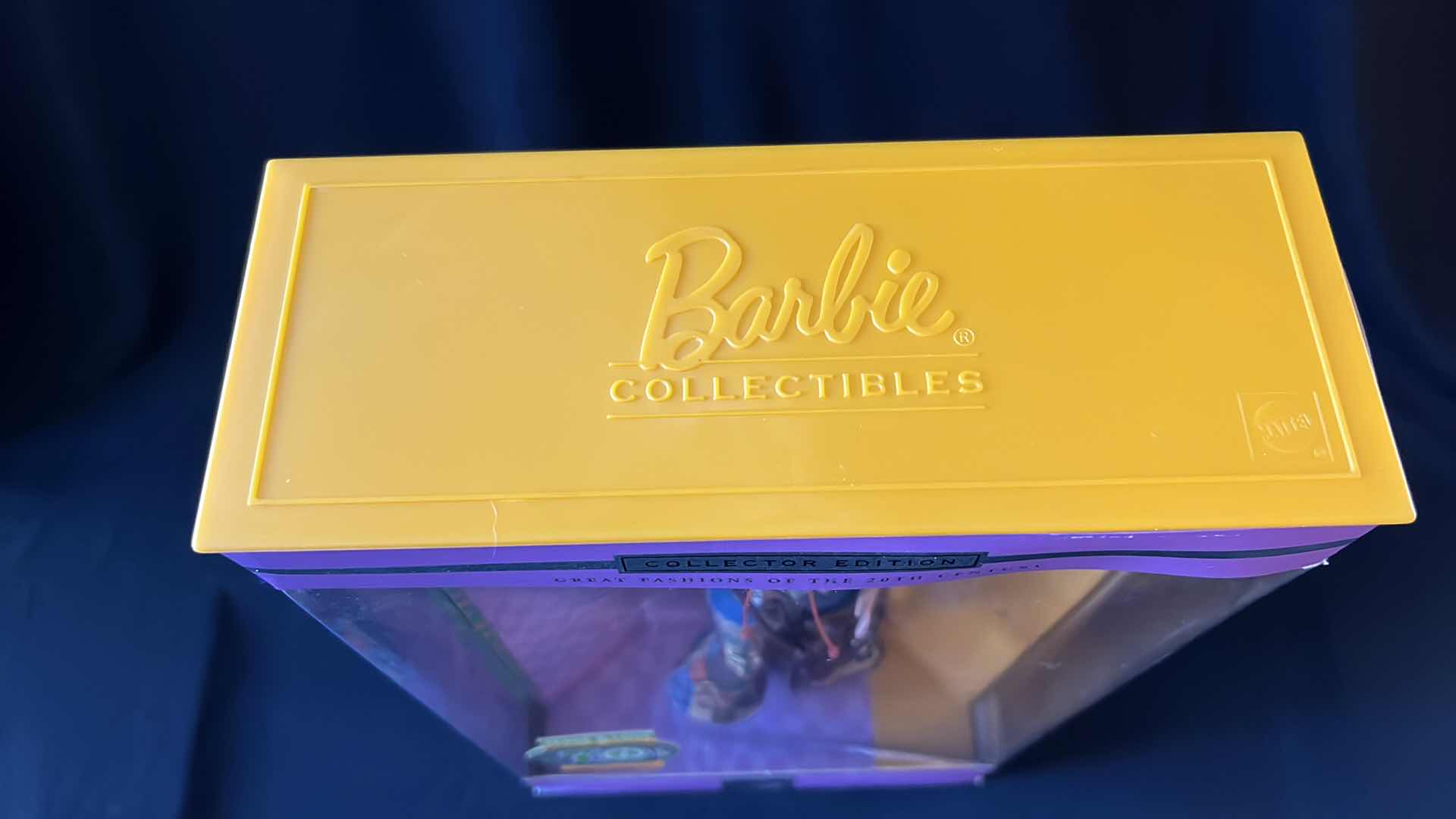 Photo 2 of MATTEL COLLECTOR EDITION GREAT FASHIONS OF THE 20TH CENTURY PEACE & LOVE 70’S BARBIE 2000 (27677) 