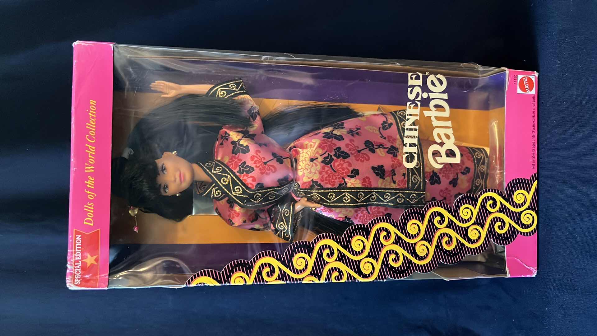 Photo 1 of MATTEL SPECIAL EDITION DOLLS OF THE WORLD COLLECTION CHINESE BARBIE 1993 (11180) 

