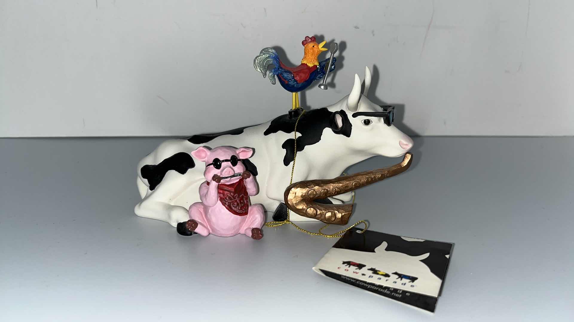 Photo 2 of WESTLAND GIFTWARE COW PARADE MIXED PLATE BLUES FIGURINE 2001 (9141)