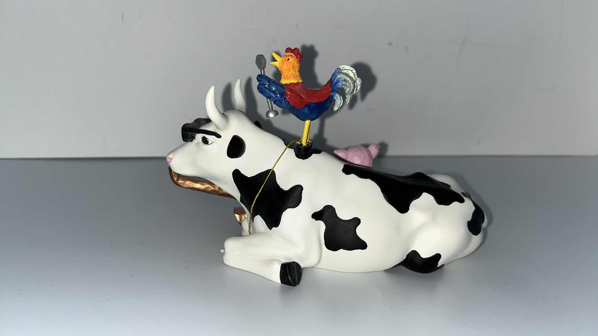 Photo 4 of WESTLAND GIFTWARE COW PARADE MIXED PLATE BLUES FIGURINE 2001 (9141)