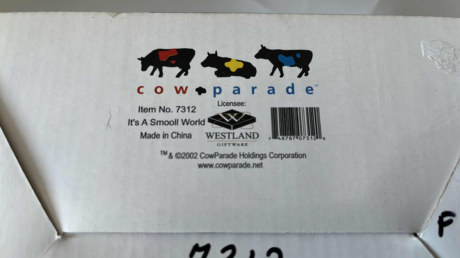 Photo 7 of WESTLAND GIFTWARE COW PARADE IT’S A SMOOLL WORLD FIGURINE 2002 (7312)