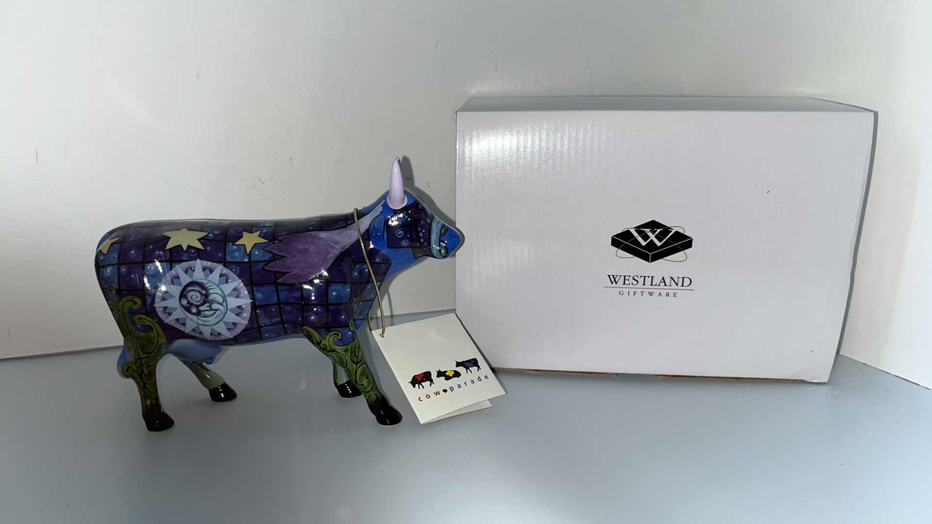 Photo 1 of WESTLAND GIFTWARE COW PARADE INFINITY COW FIGURINE 2001 (9191)