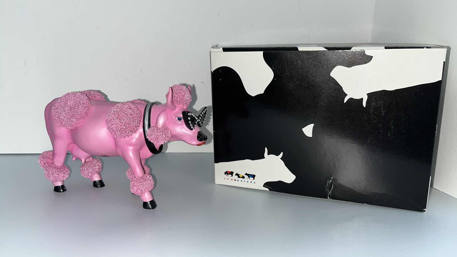 Photo 1 of WESTLAND GIFTWARE COW PARADE FRENCH MOODLE FIGURINE 2002 (9146)