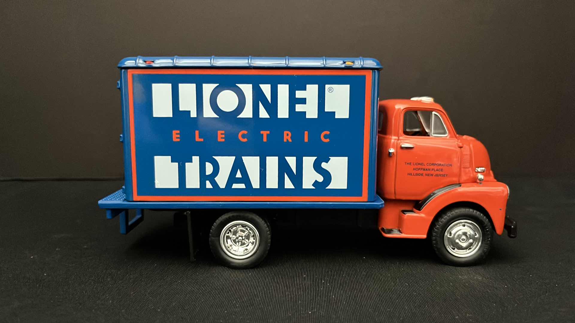 Photo 1 of FIRST GEAR INC, EASTWOOD AUTOMOBILIA TRANSPORTATION COLLECTIBLES LIONEL ELECTRIC TRAINS 1952 GMC C.O.E. NO 19-0108