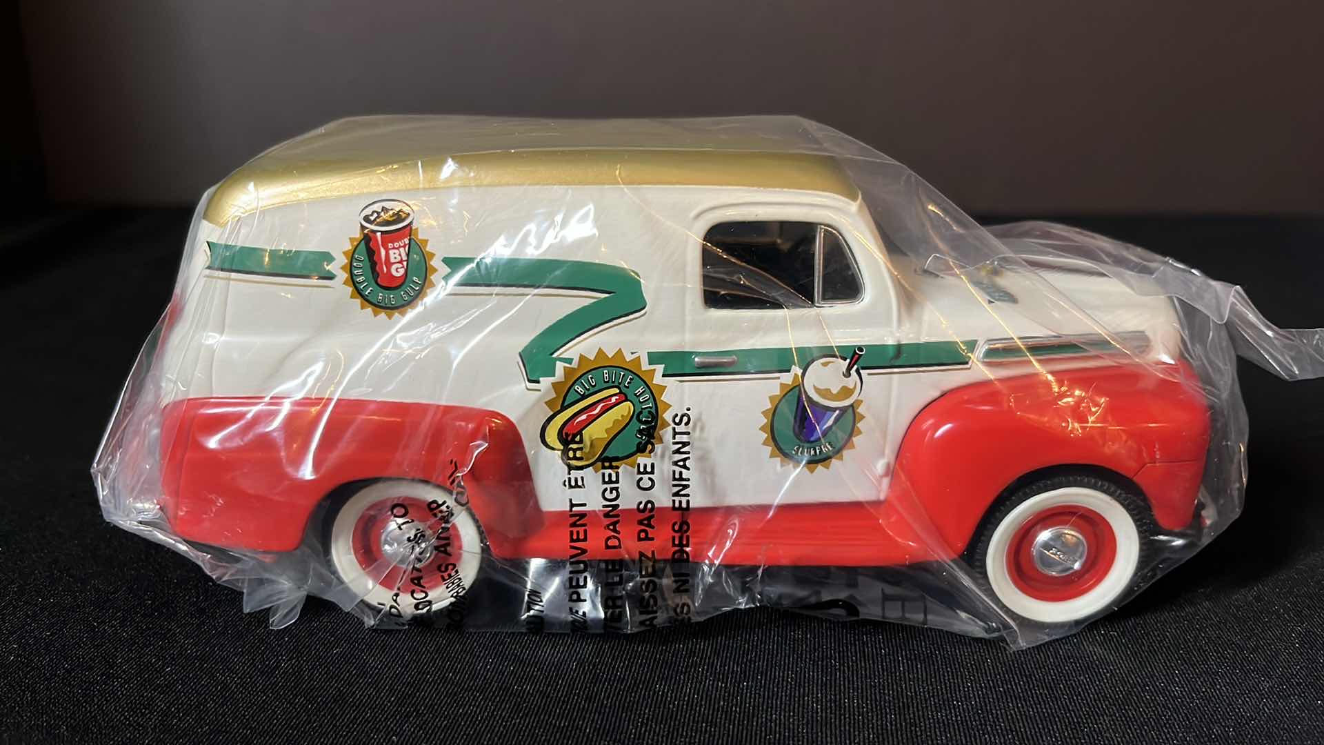 Photo 4 of VINTAGE FORD MOTOR COMPANY 7 ELEVEN 1948 FORD PANEL VAN COIN BANK (STOCK #68036)