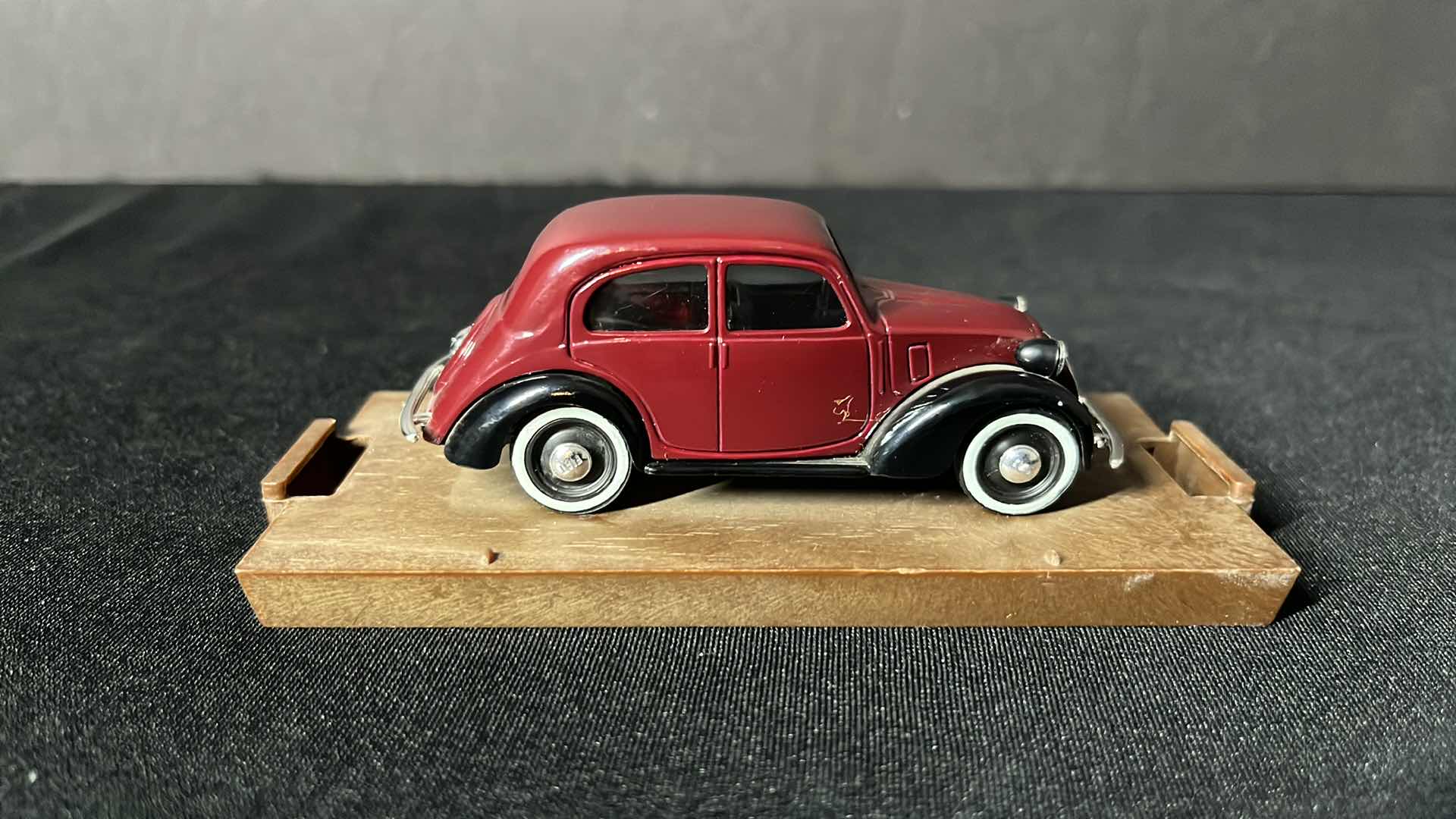 Photo 6 of BRUMM DIE-CAST METAL REPLICA 1937-1939 FIAT 508C BERLINA HP32 (#R31), BRUMM DIE-CAST METAL REPLICA FIAT 500 GARDINIERA (#R49)