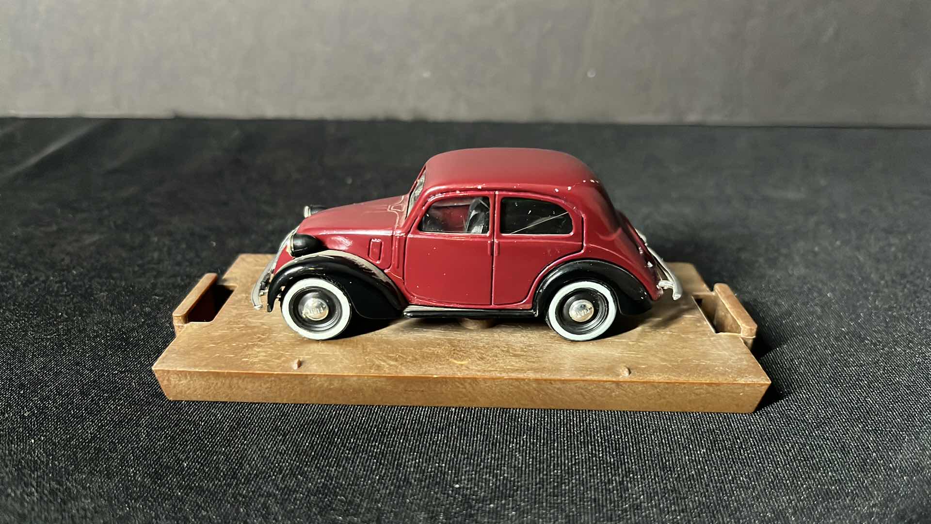 Photo 4 of BRUMM DIE-CAST METAL REPLICA 1937-1939 FIAT 508C BERLINA HP32 (#R31), BRUMM DIE-CAST METAL REPLICA FIAT 500 GARDINIERA (#R49)