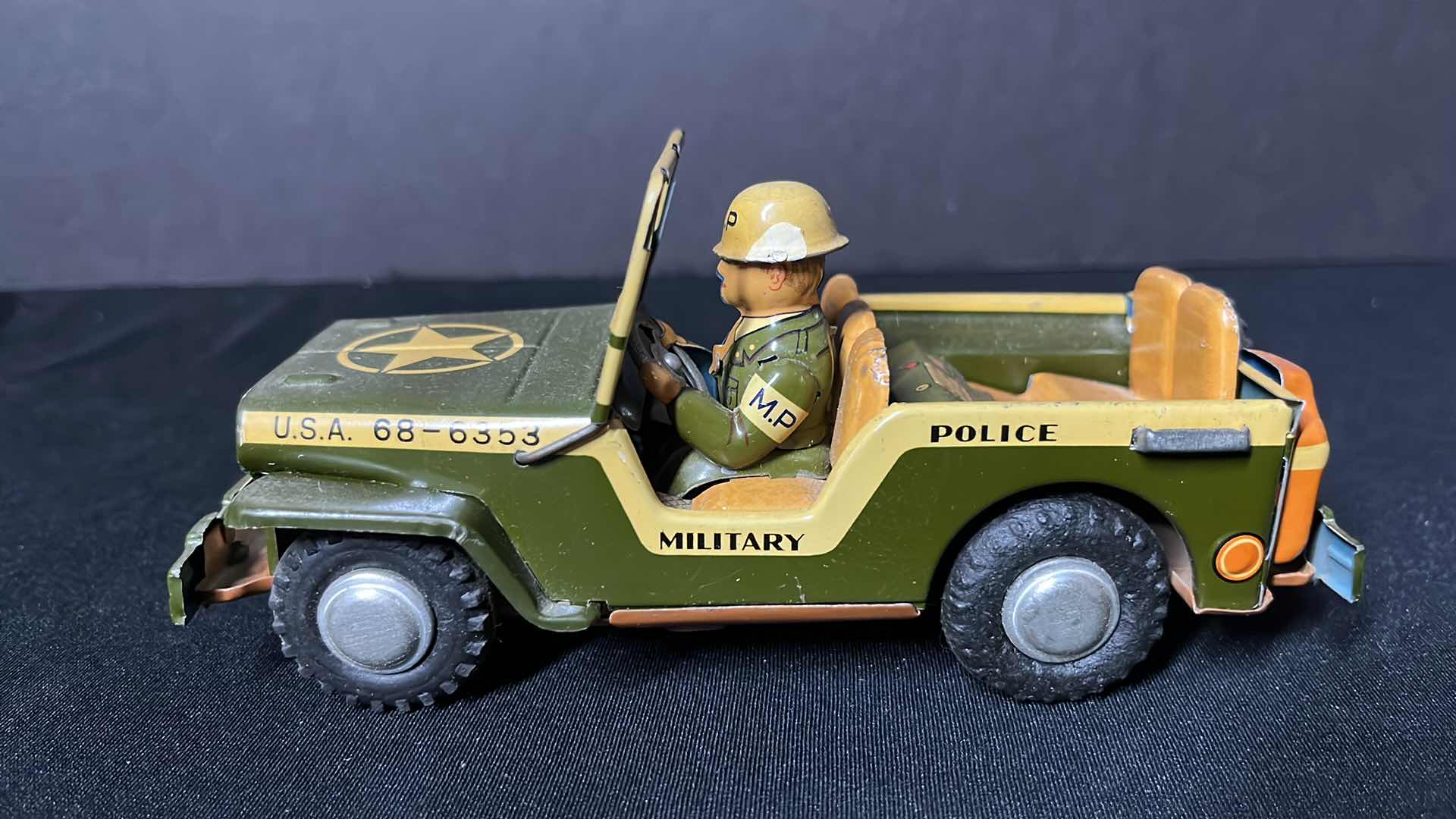 Photo 2 of GW MILITARY POLICE JEEP PREWAR FRICTION TOY, MADE IN JAPAN
