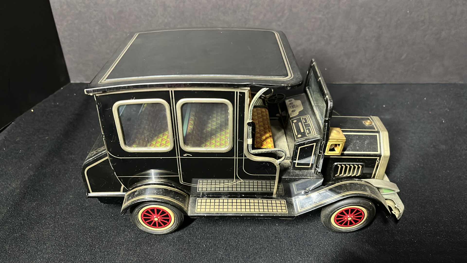 Photo 4 of S.H. HORIKAWA OLD TIMER CAR BATTERY OPERATED ACTION TOY