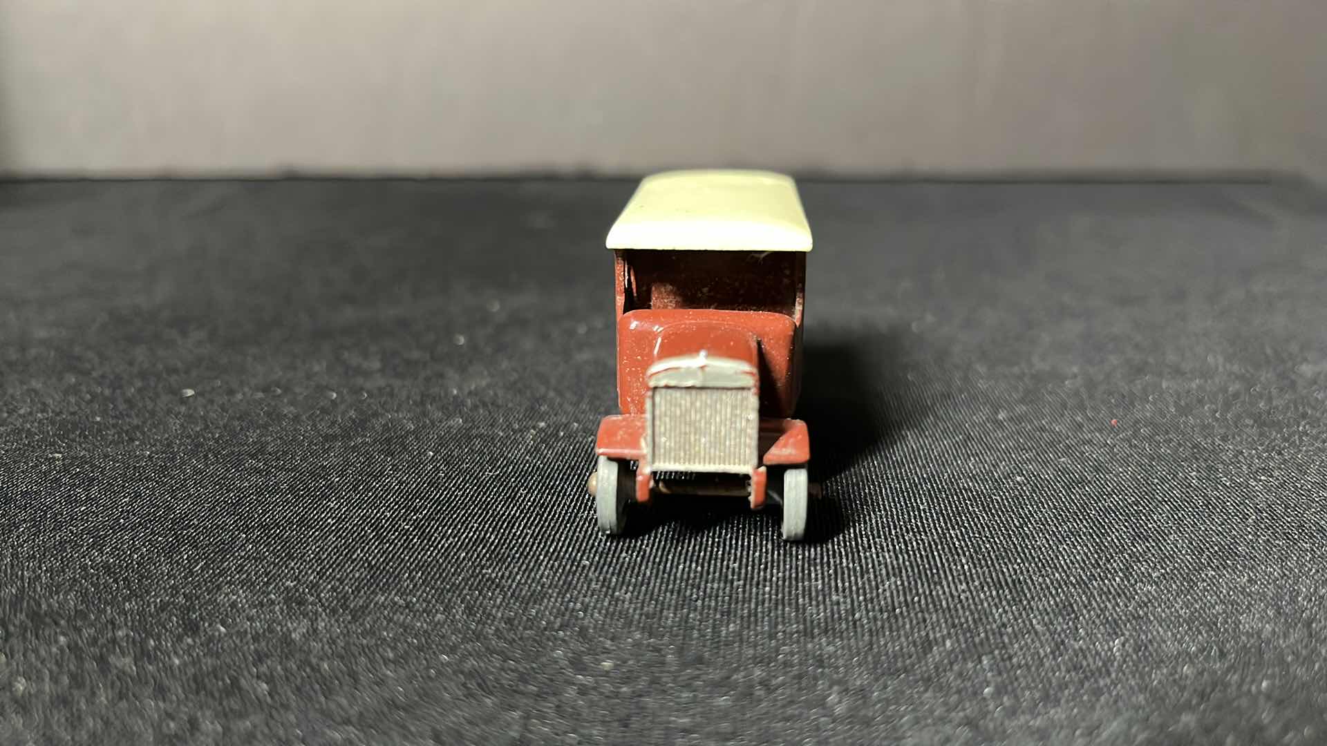 Photo 2 of LESNEY DIE-CAST METAL MODELS OF YESTERYEAR SERIES, NO. 7 SCALE MODEL 4 TON LEYLAND, 1956-1961