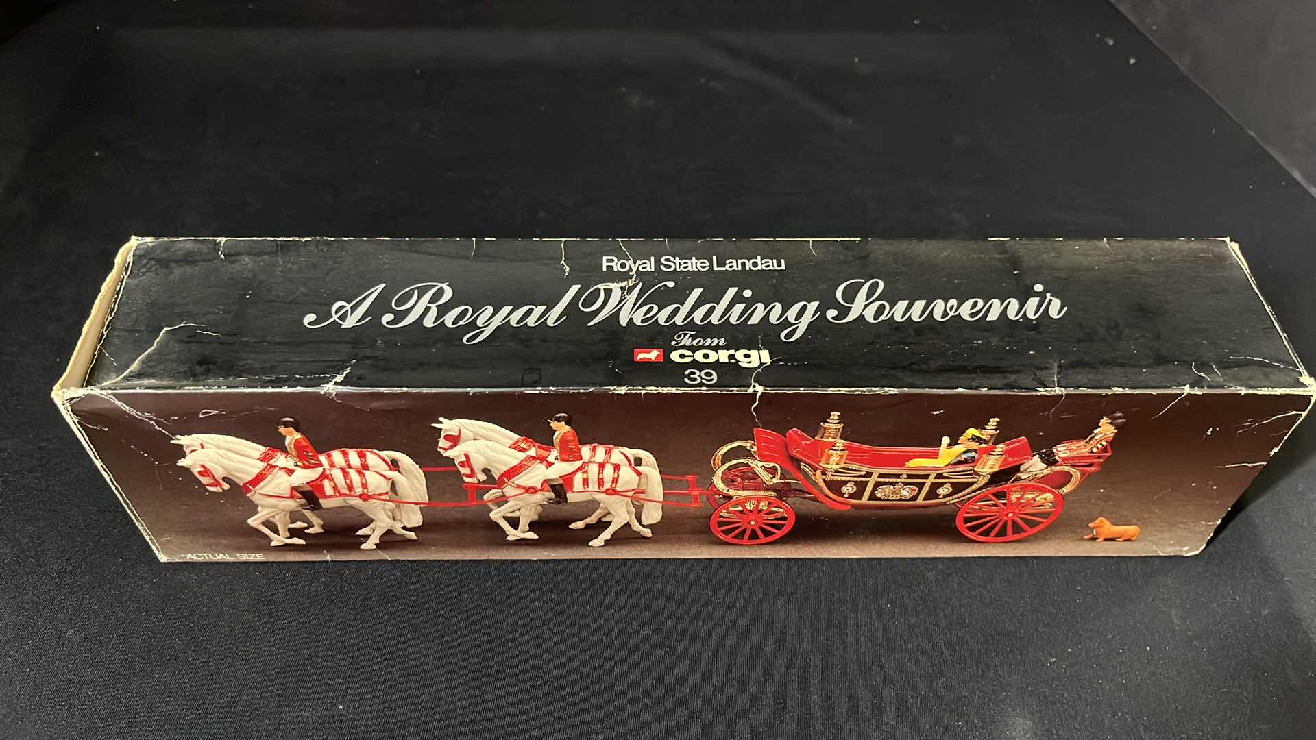 Photo 5 of CORGI ROYAL WEDDING SOUVENIR 1902 STATE LANDAU ROYAL WEDDING 1981