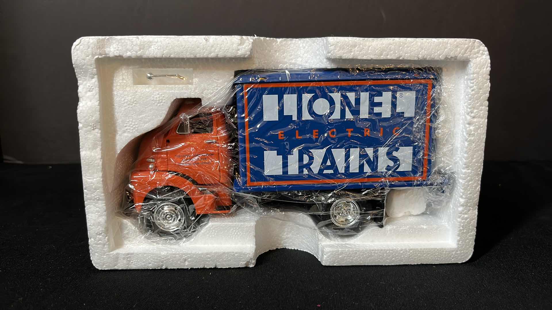 Photo 1 of FIRST GEAR EASTWOOD AUTOMOBILIA TRANSPORTATION COLLECTABLES LIONEL TRAINS 1952 GMC C.O.E. (STOCK NO 19-0108)