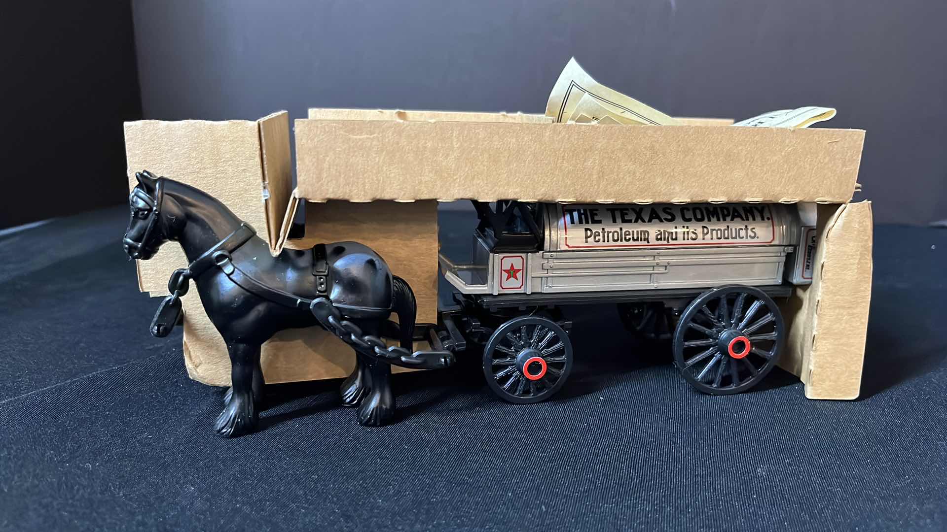 Photo 1 of ERTL DIE-CAST METAL LIMITED EDITION TEXACO HORSE & TANKER LOCKING COIN BANK W KEY, COLLECTORS SERIES #8, 1991 (STOCK NO 9390VP)