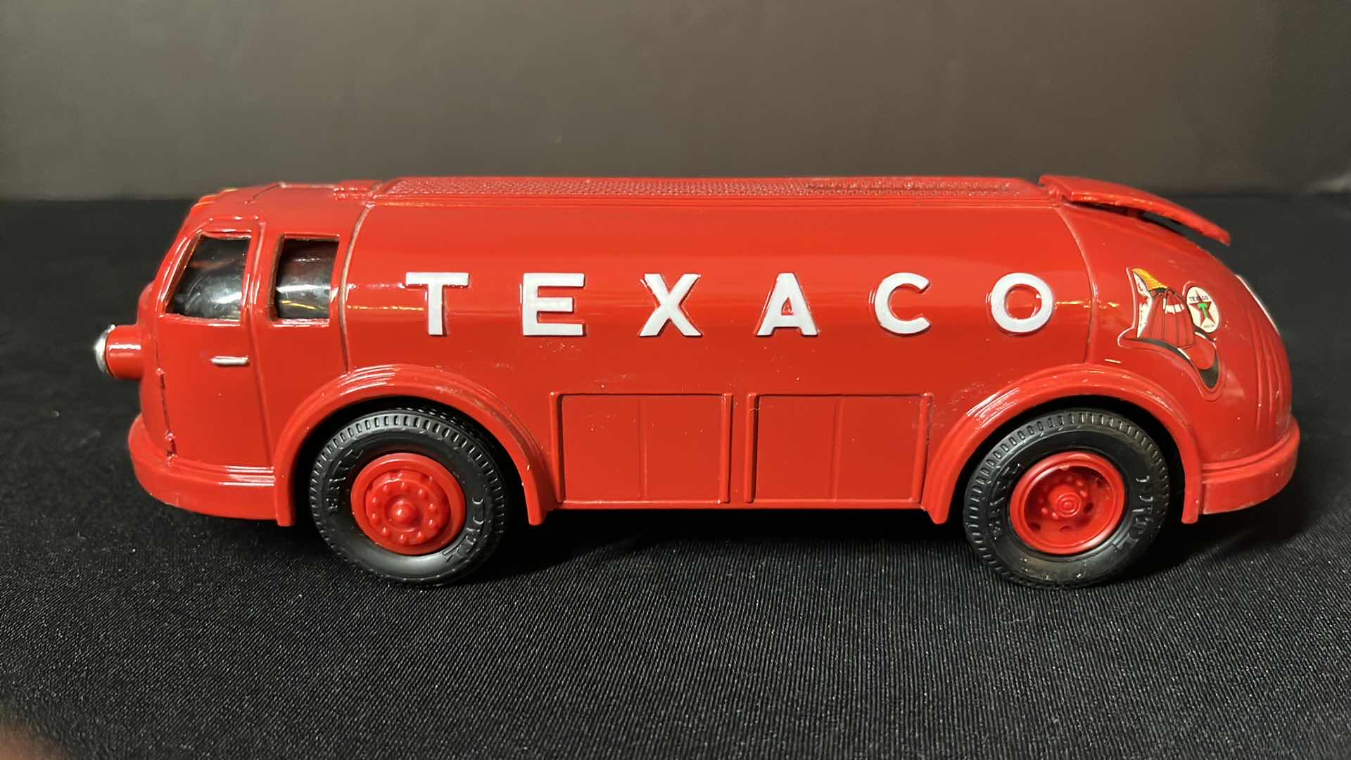 Photo 1 of ERTL DIE-CAST METAL TEXACO 1934 DOODLE BUG DIAMOND TANKER LOCKING COIN BANK W KEY, COLLECTORS SERIES #11, 1994 (STOCK NO B195)