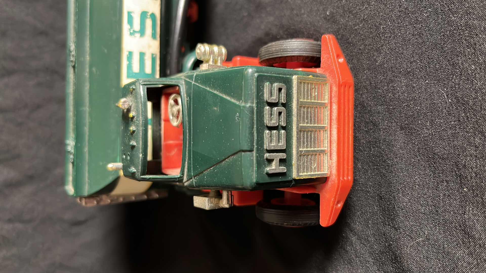 Photo 2 of HESS FUEL OIL TANKER 1977 VINTAGE BATTERY POWERED TOY TRUCK, FENDERS/HEADLIGHTS/CHROME PIECES MISSING, NO BOX