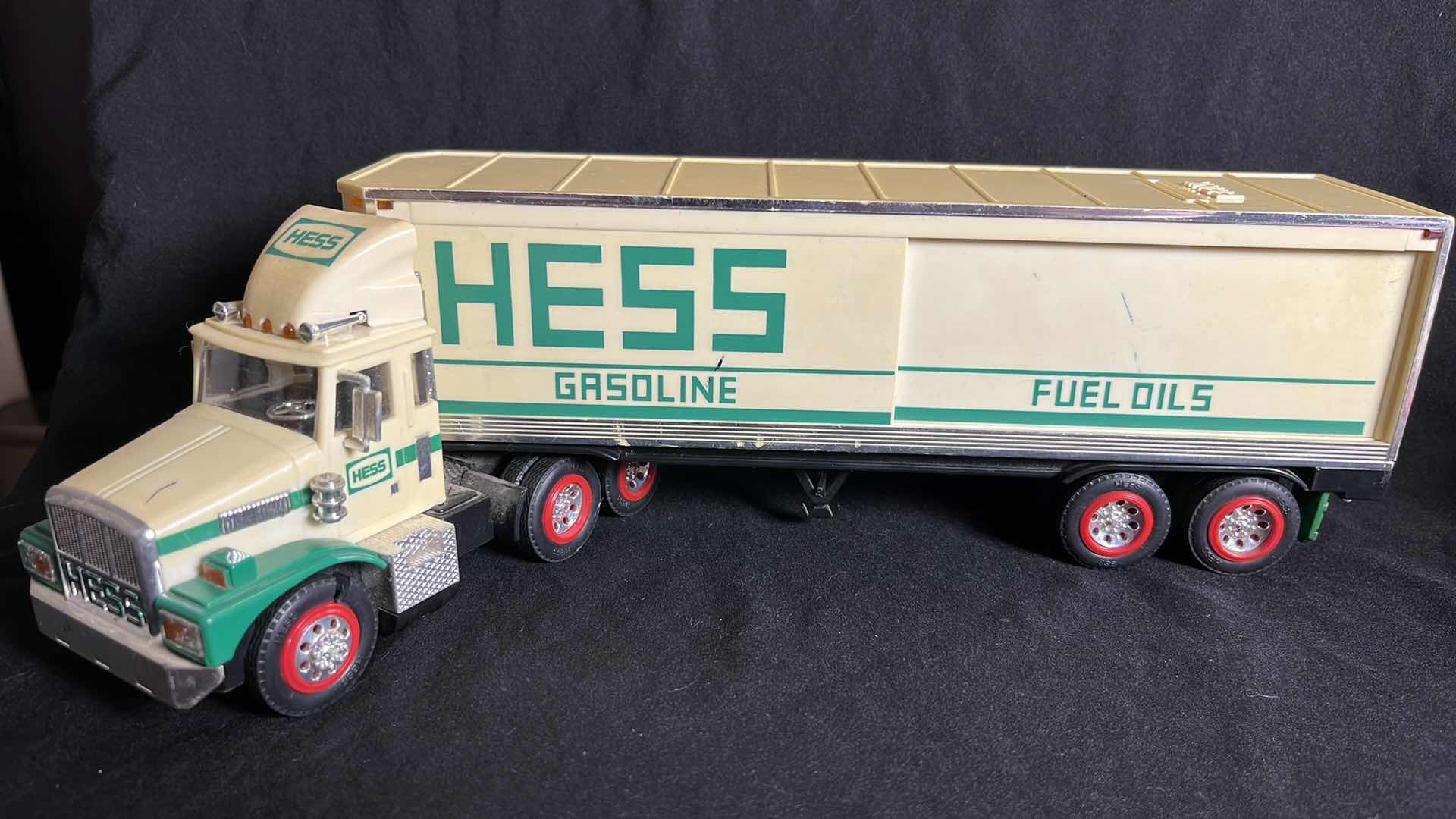 Photo 1 of HESS BATTERY OPERATED GASOLINE TRUCK AND TRAILER, 1987, MISSING BARRELS/REAR TRAILER DOOR, NO BOX