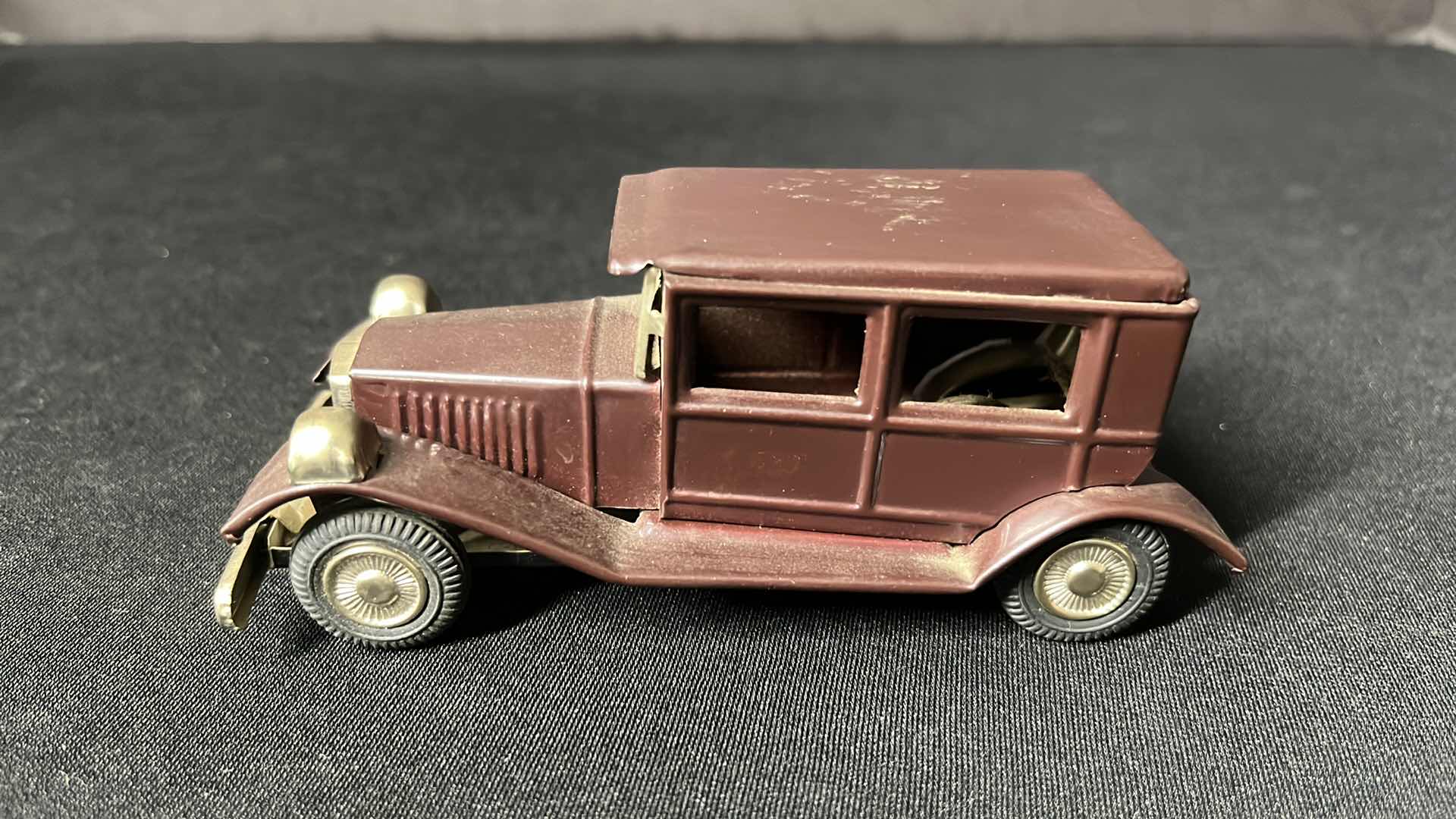 Photo 1 of LINEMAR TOYS VINTAGE MAROON METAL ROLLS ROYCE, MADE IN JAPAN