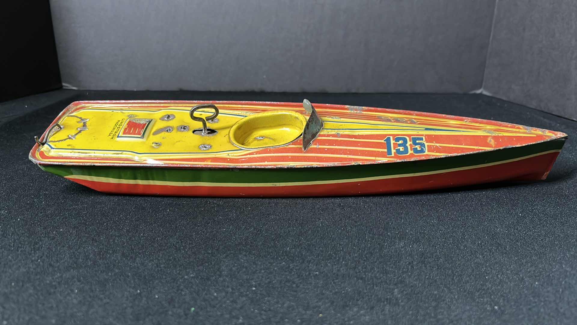 Photo 3 of LINDSTROM VINTAGE 1930’S TIN BOAT