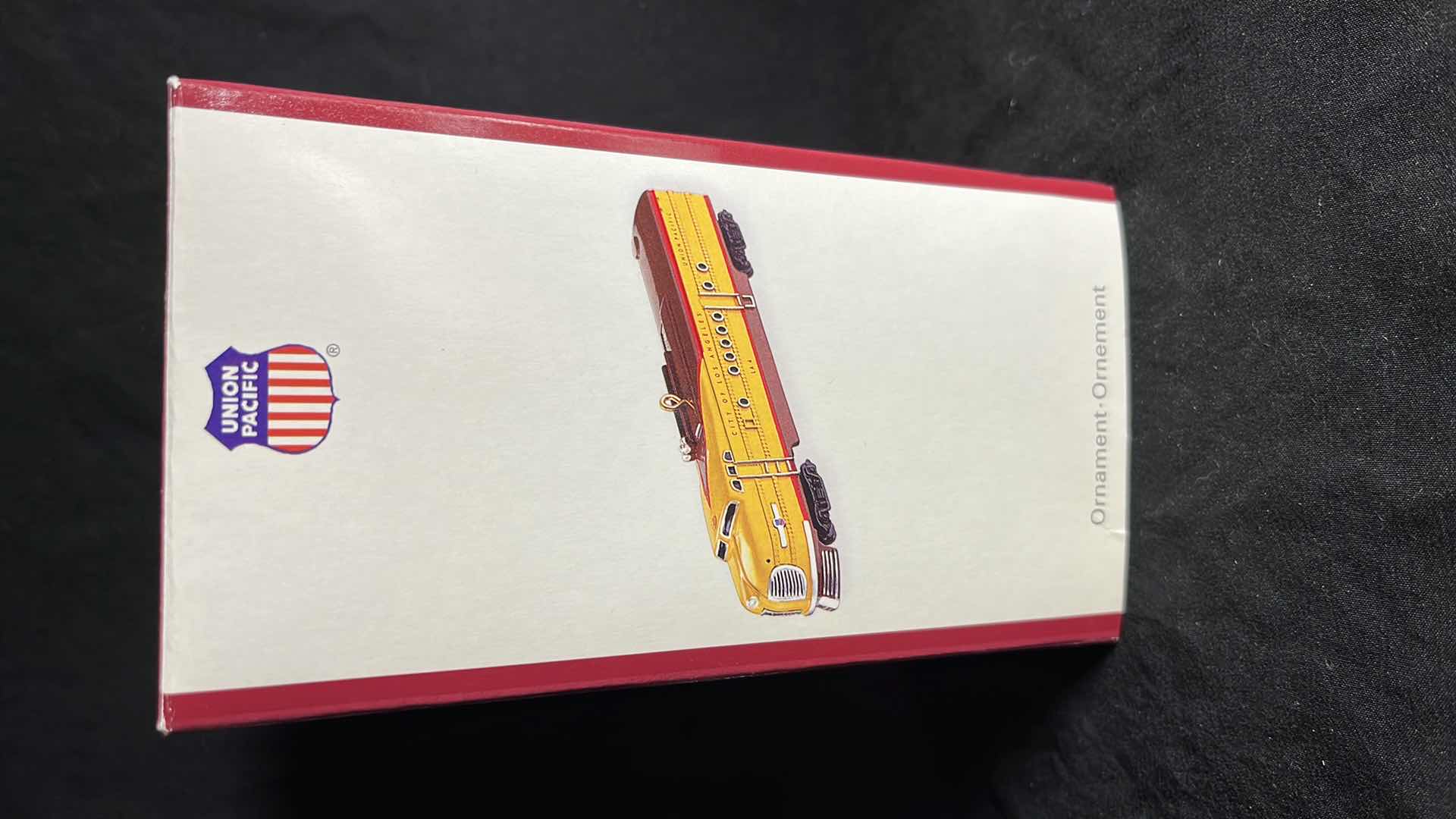 Photo 1 of AMERICAN GREETINGS CARLTON CARDS HEIRLOOM ORNAMENT COLLECTION UNION PACIFIC LA 4 LOCOMOTIVE (#122)