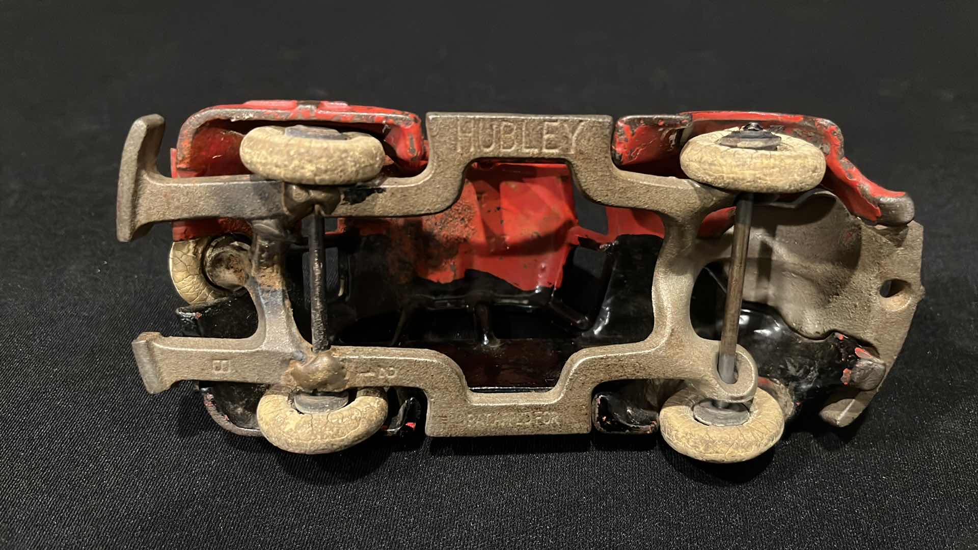 Photo 6 of ANTIQUE 1930’S HUBLEY CAST IRON CHRYSLER AIRFLOW  6"