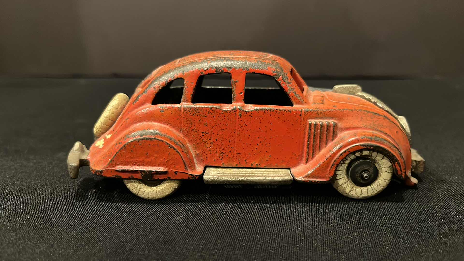 Photo 5 of ANTIQUE 1930’S HUBLEY CAST IRON CHRYSLER AIRFLOW  6"