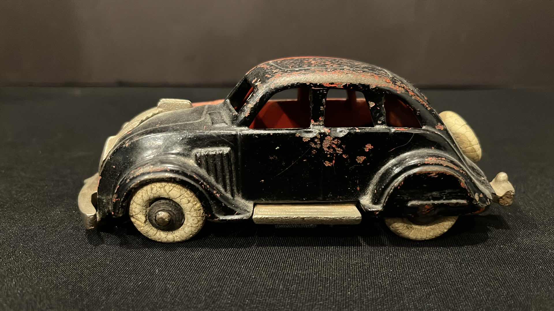 Photo 3 of ANTIQUE 1930’S HUBLEY CAST IRON CHRYSLER AIRFLOW  6"