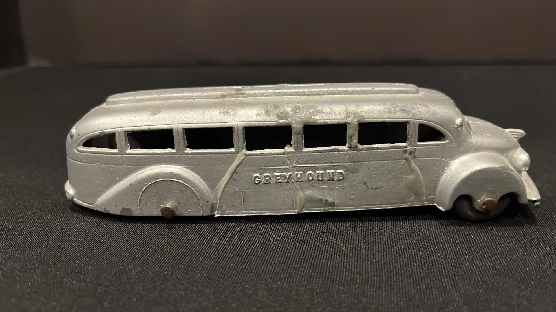 Photo 4 of ANTIQUE 1930’S TOOTSIE TOY METAL GREYHOUND BUS 5.75”