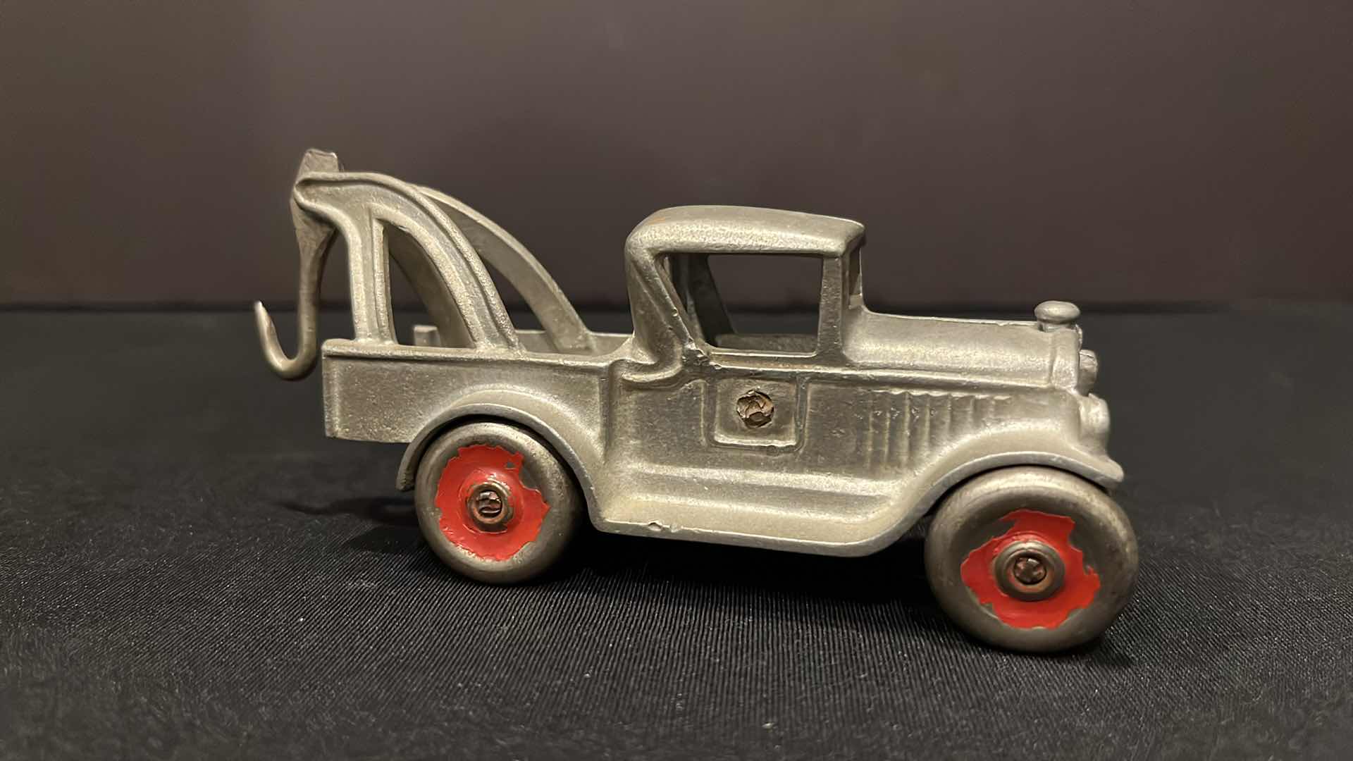 Photo 1 of ANTIQUE 1930’S CAST ALUMINUM TOW TRUCK WRECKER 5.5”