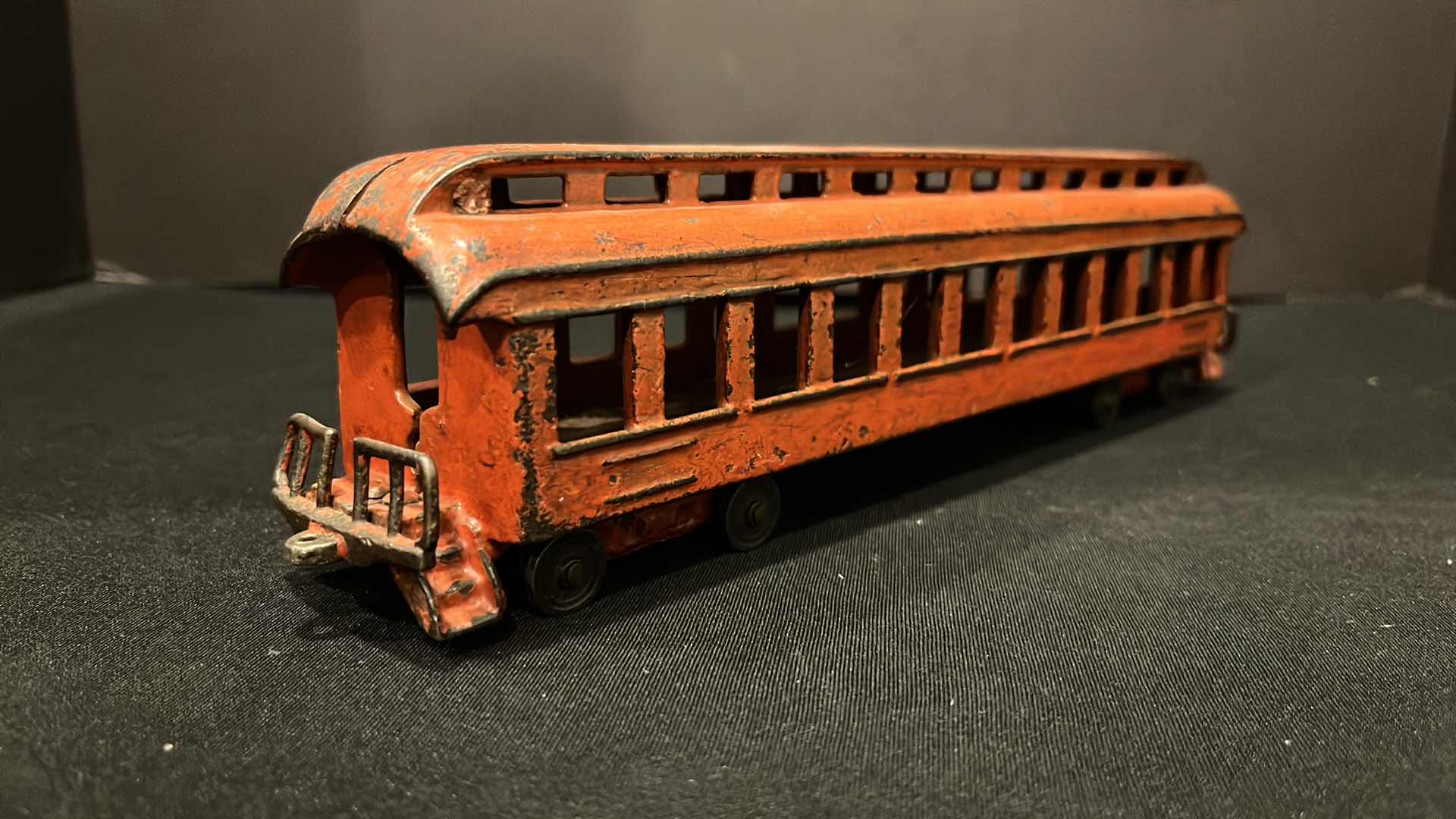 Photo 1 of ANTIQUE EARLY 1900’S CAST IRON COACH PASSENGER TRAIN CAR 12.25”