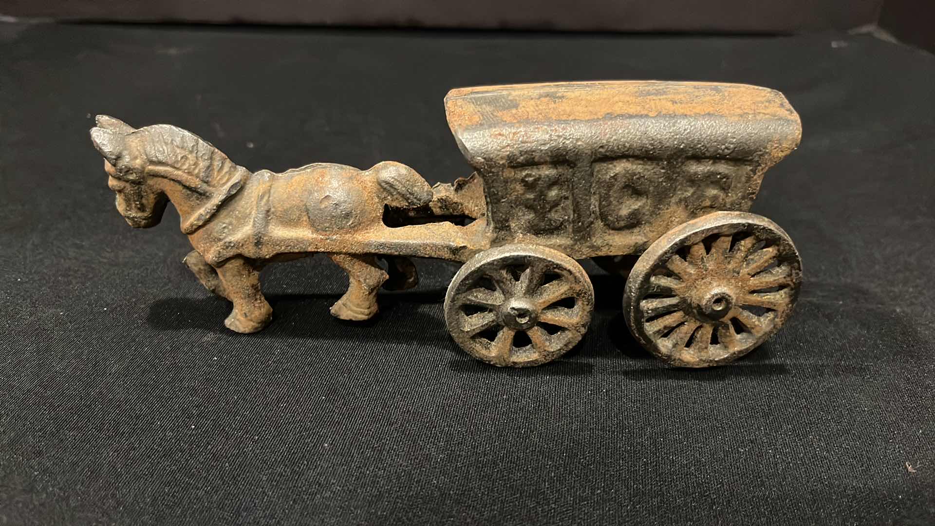 Photo 2 of ANTIQUE EARLY 1900’S CAST IRON PULL TOY ICE WAGON HORSE AND CARRIAGE 7.5”