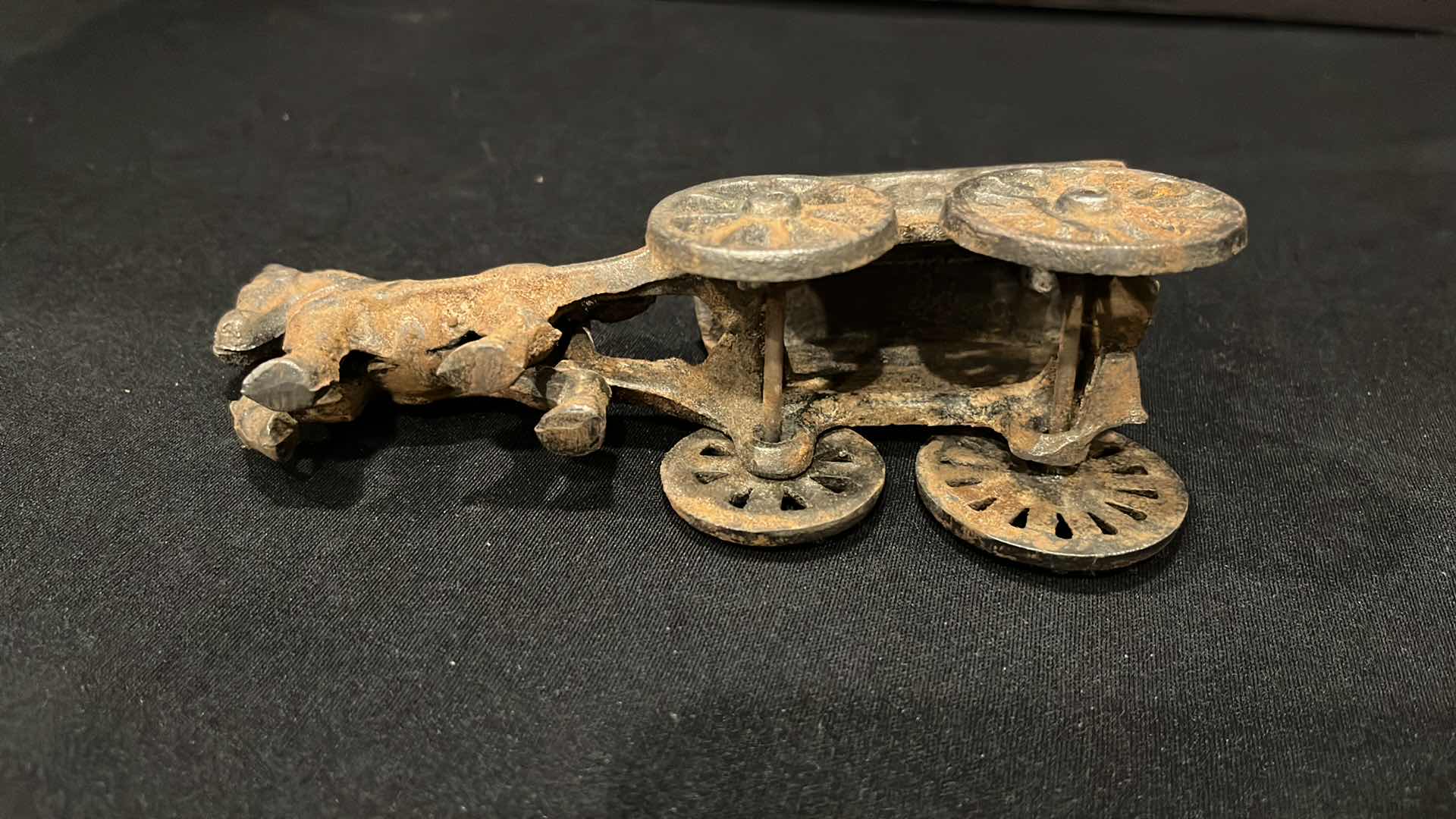 Photo 6 of ANTIQUE EARLY 1900’S CAST IRON PULL TOY ICE WAGON HORSE AND CARRIAGE 7.5”