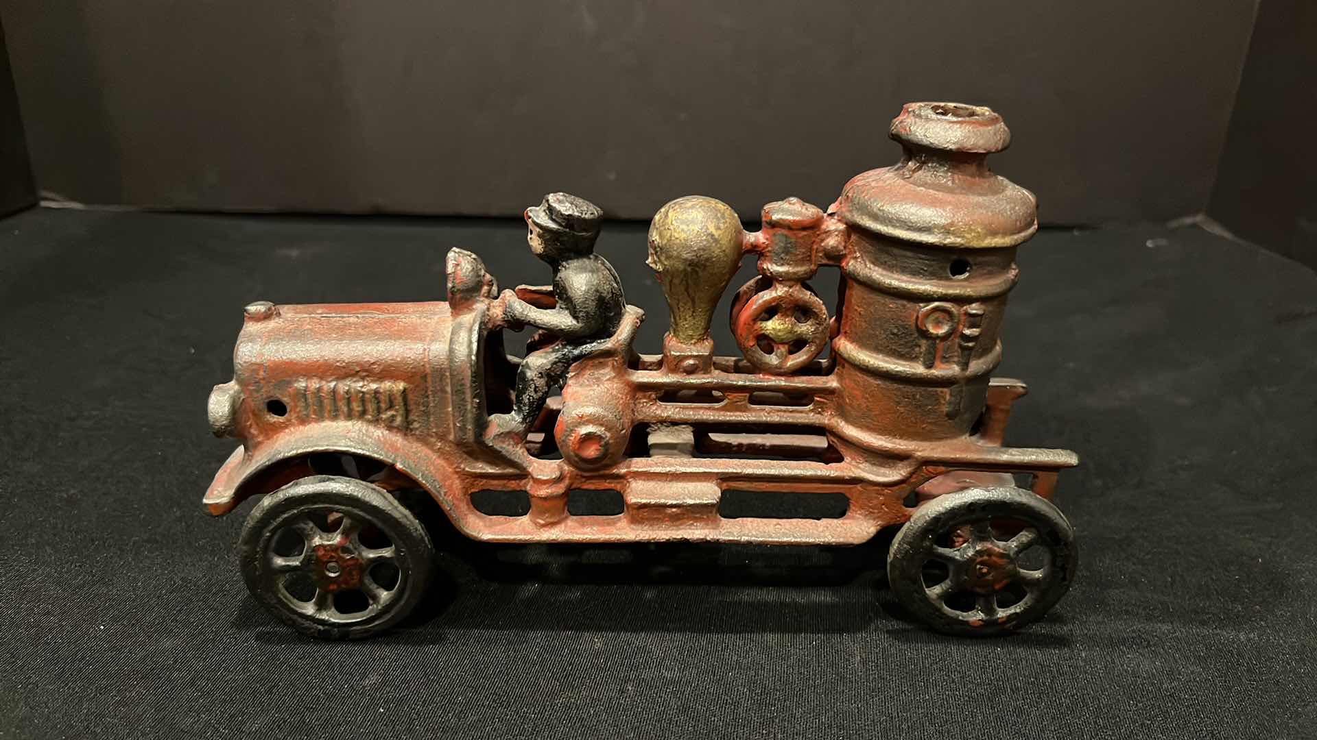 Photo 3 of ANTIQUE 1920’S CAST IRON FIRE ENGINE PUMPER TRUCK 8”