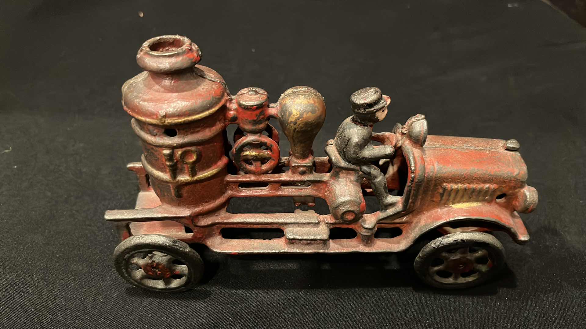 Photo 1 of ANTIQUE 1920’S CAST IRON FIRE ENGINE PUMPER TRUCK 8”