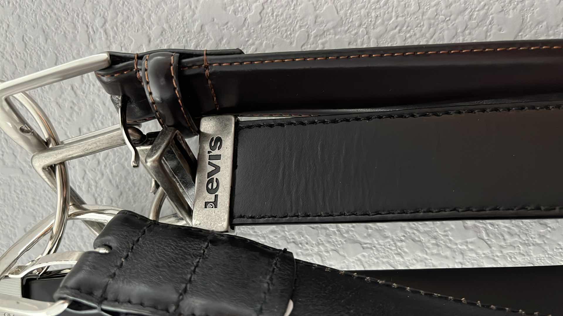 Photo 3 of 4-MENS KENNETH COLE REACTION REVERSIBLE BELT & VARIOUS BELTS, SIZE 36-40