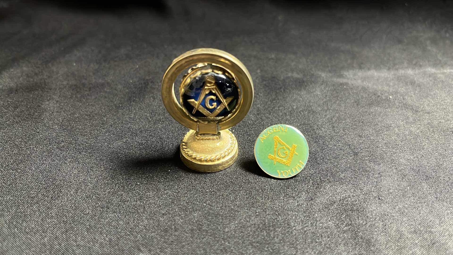 Photo 1 of VINTAGE ROTATING MASONIC/ EASTERN STAR EMBLEMS FREEMASON DASHBOARD MAGNET & VINTAGE 1950’S ACCENT YOUTH MASONIC PIN