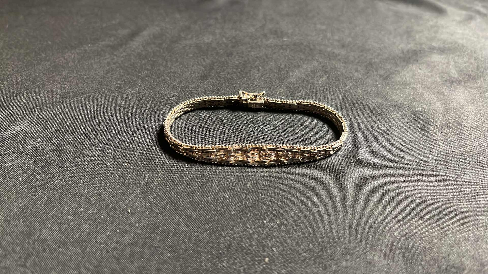 Photo 1 of WOMENS VINTAGE STERLING SILVER HERRINGBONE BRACELET,STAMPED 925, 7”L