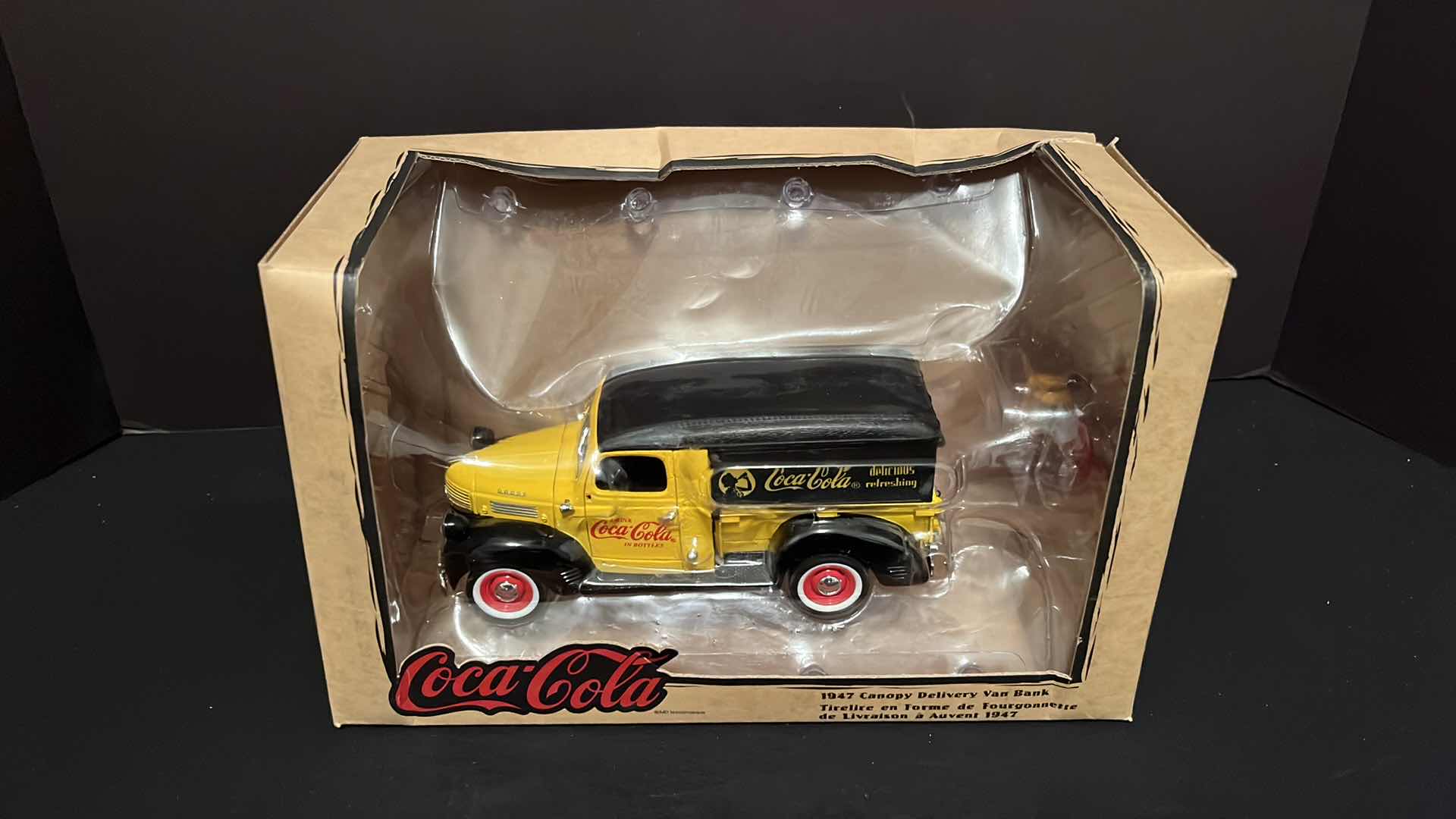 Photo 2 of ERTL COMPANY CHRYSLER CORP COCA-COLA COLLECTION DIE-CAST METAL 1947 CANOPY DELIVERY VAN BANK, 1999 (ITEM #27009)