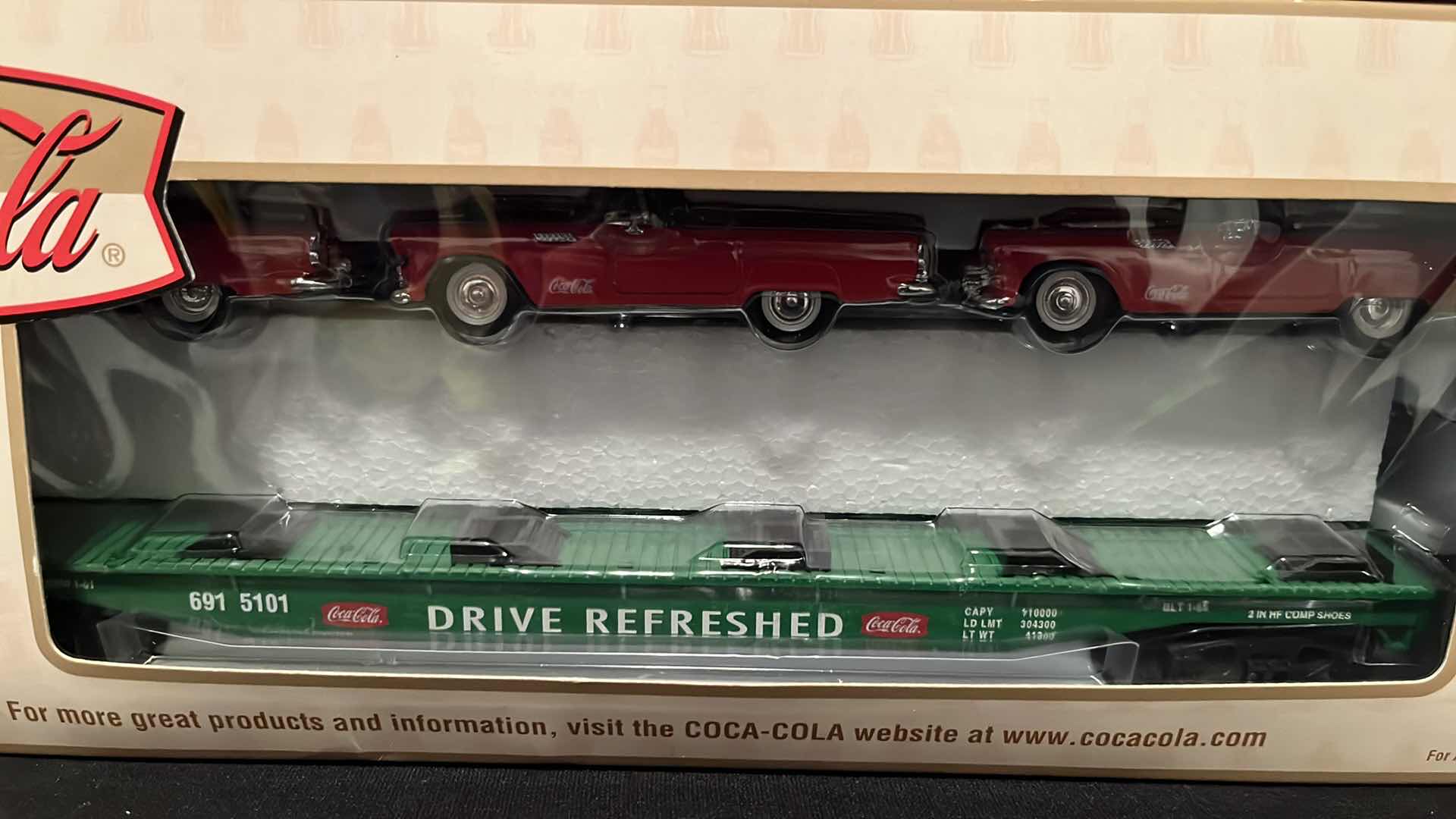 Photo 2 of K-LINE ELECTRIC TRAINS COCA-COLA BRAND FREIGHT CAR FLAT CAR W 3 FORD T-BIRDS (ITEM K691-5101)