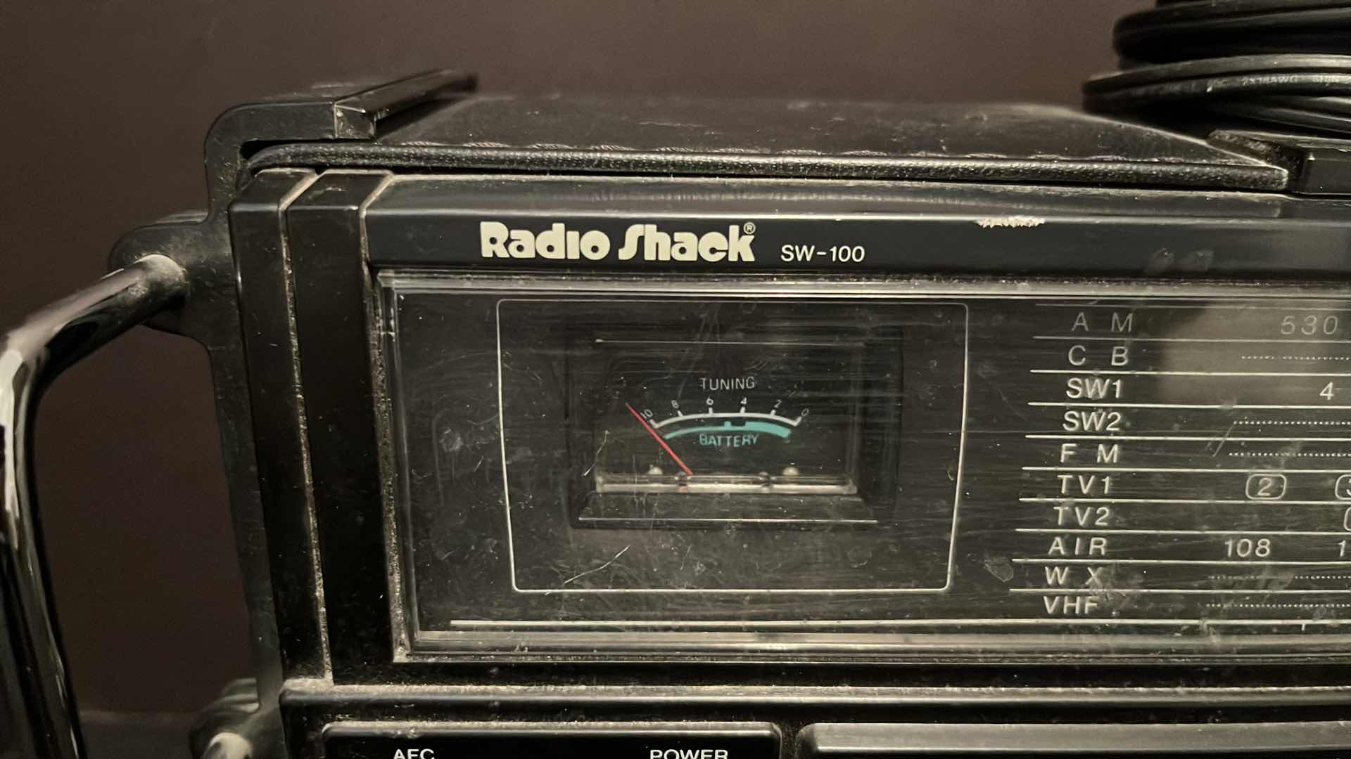 Photo 6 of VINTAGE RADIO SHACK SW-100 (AM CB SW1 SW2 FM TV1 TV2 AIR WX VHF MULTIBAND RECEIVER) MODEL 12-649